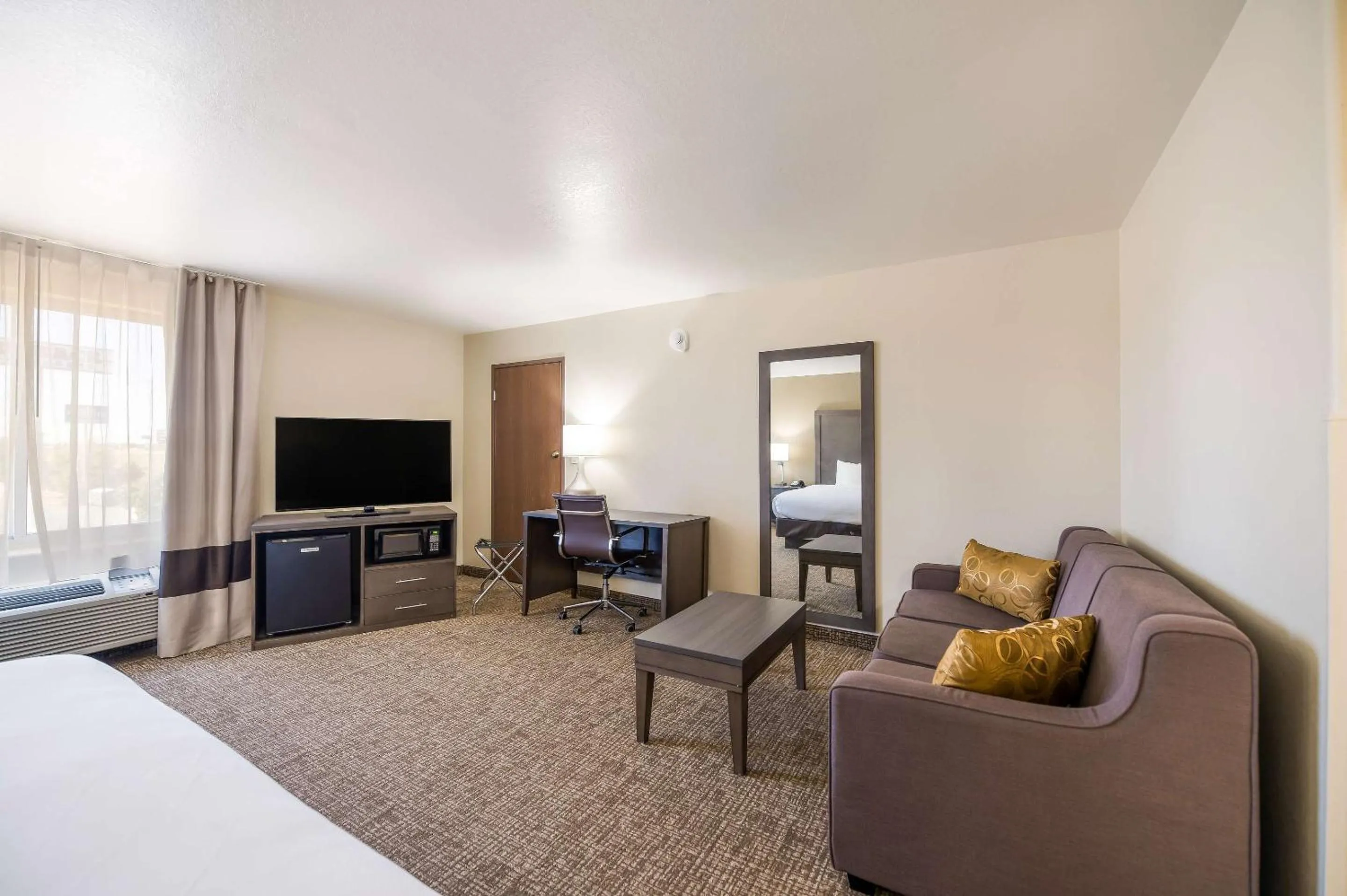 Bedroom, Bed in Comfort Inn Bossier City Casino Area near Shreveport Downtown