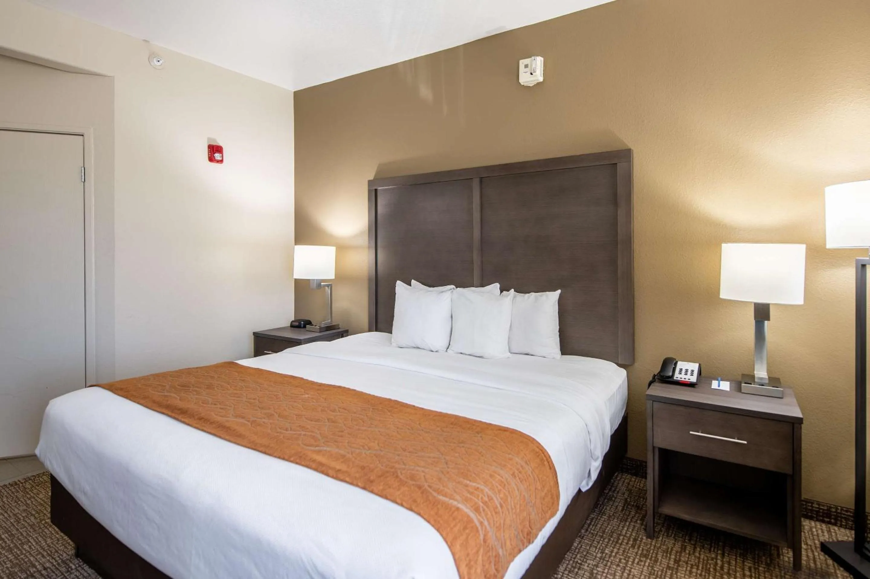 Bedroom, Bed in Comfort Inn Bossier City Casino Area near Shreveport Downtown