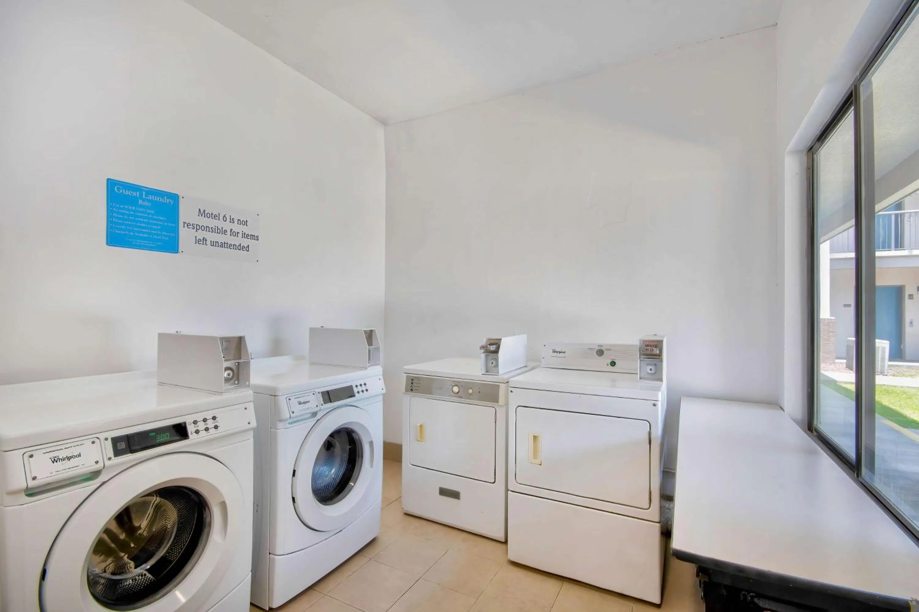 Property building in Motel 6-Lafayette, LA