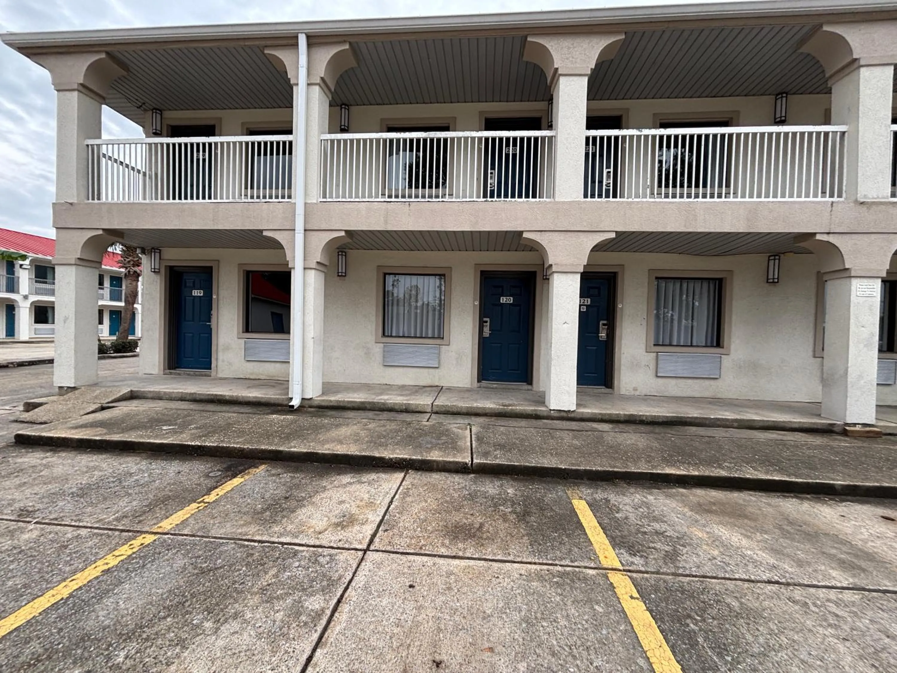 Property building in Motel 6-Sulphur, LA