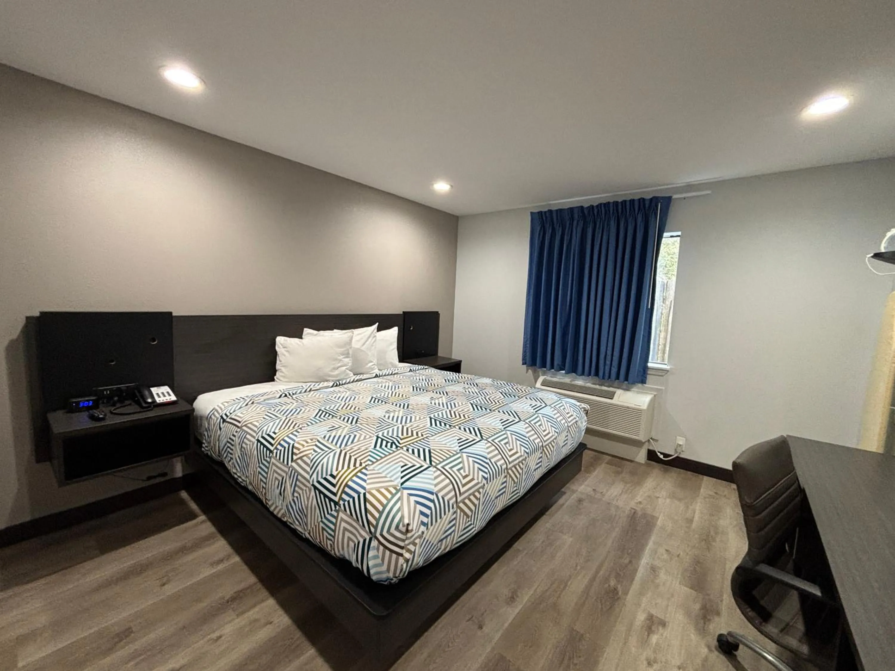 Bedroom, Bed in Motel 6-Sulphur, LA