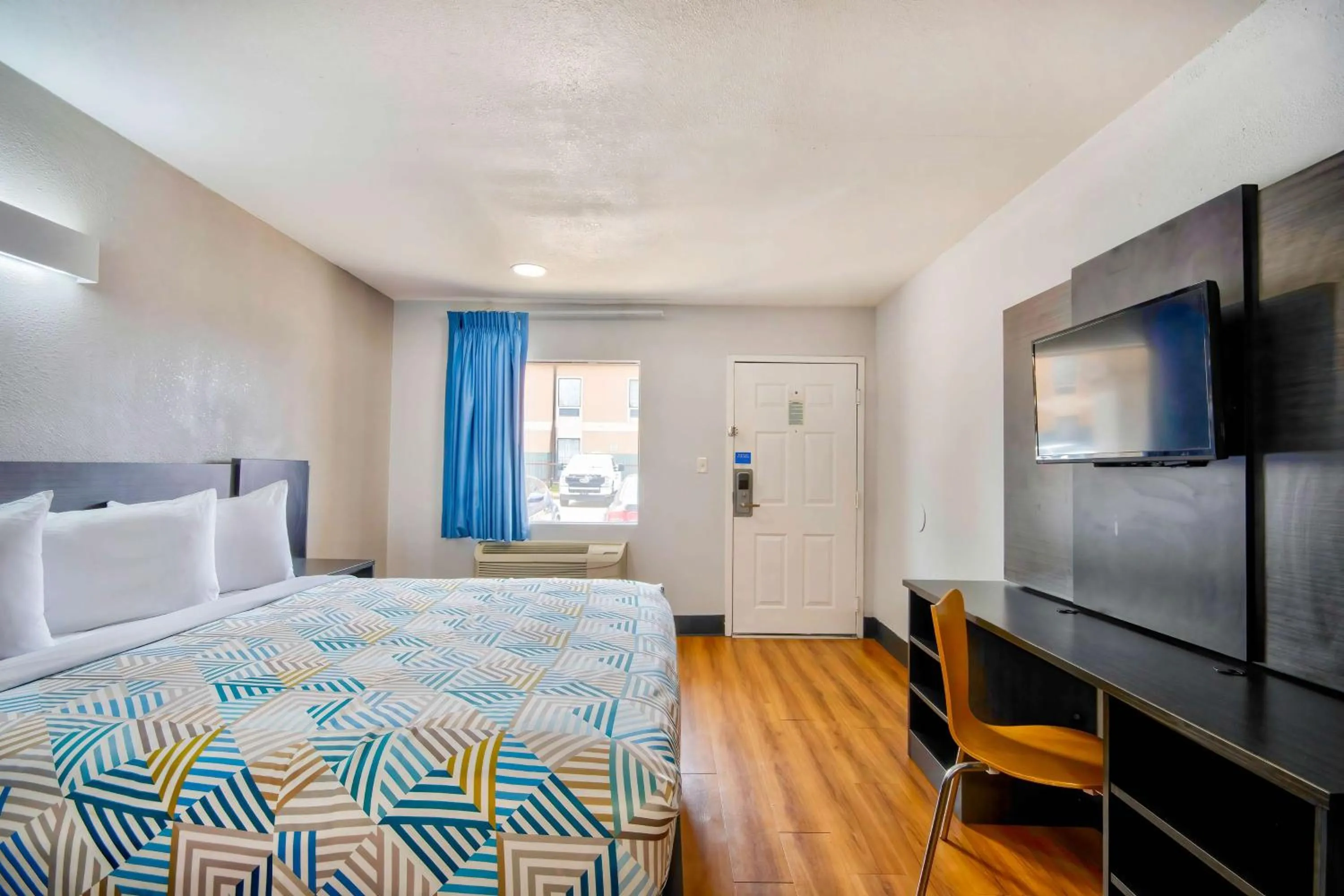 Bedroom, Bed in Motel 6-Sulphur, LA