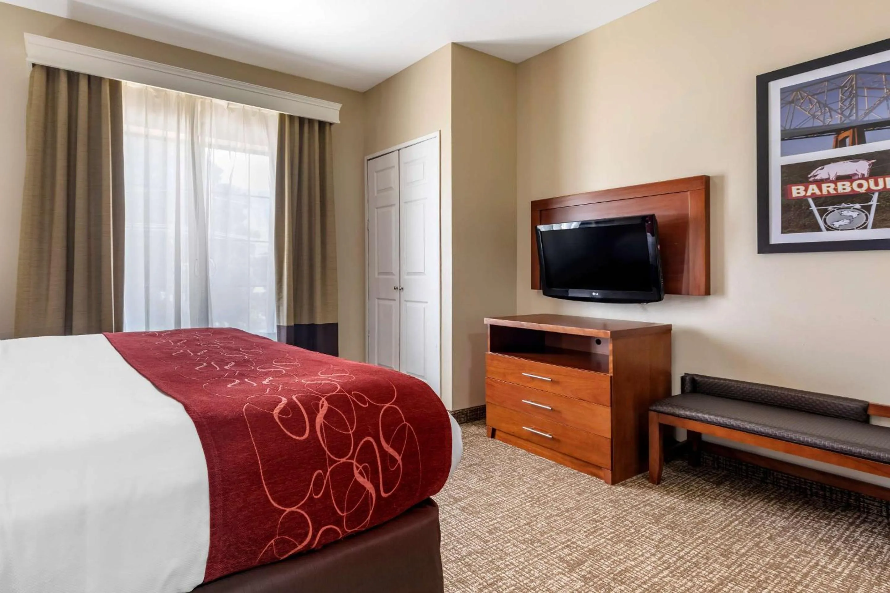 Bedroom, Bed in Comfort Suites Shreveport West I-20