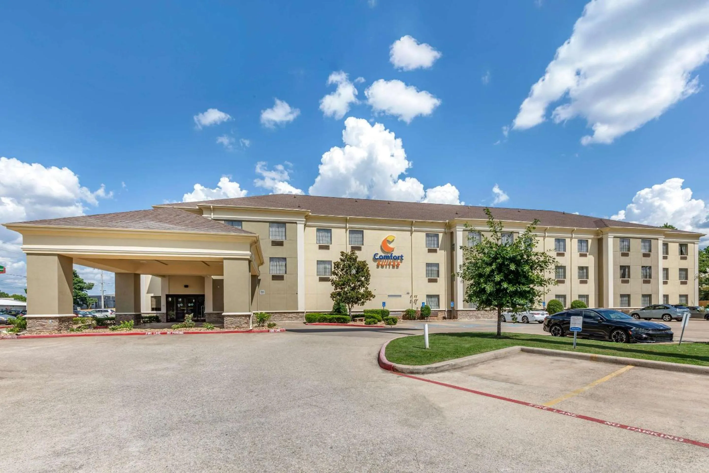 Property building in Comfort Suites Shreveport West I-20