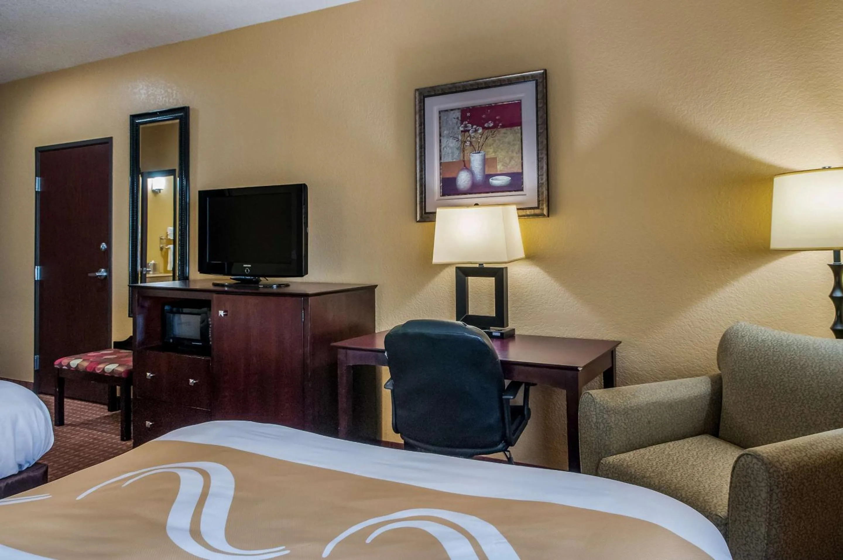 Bedroom in Quality Inn & Suites Slidell