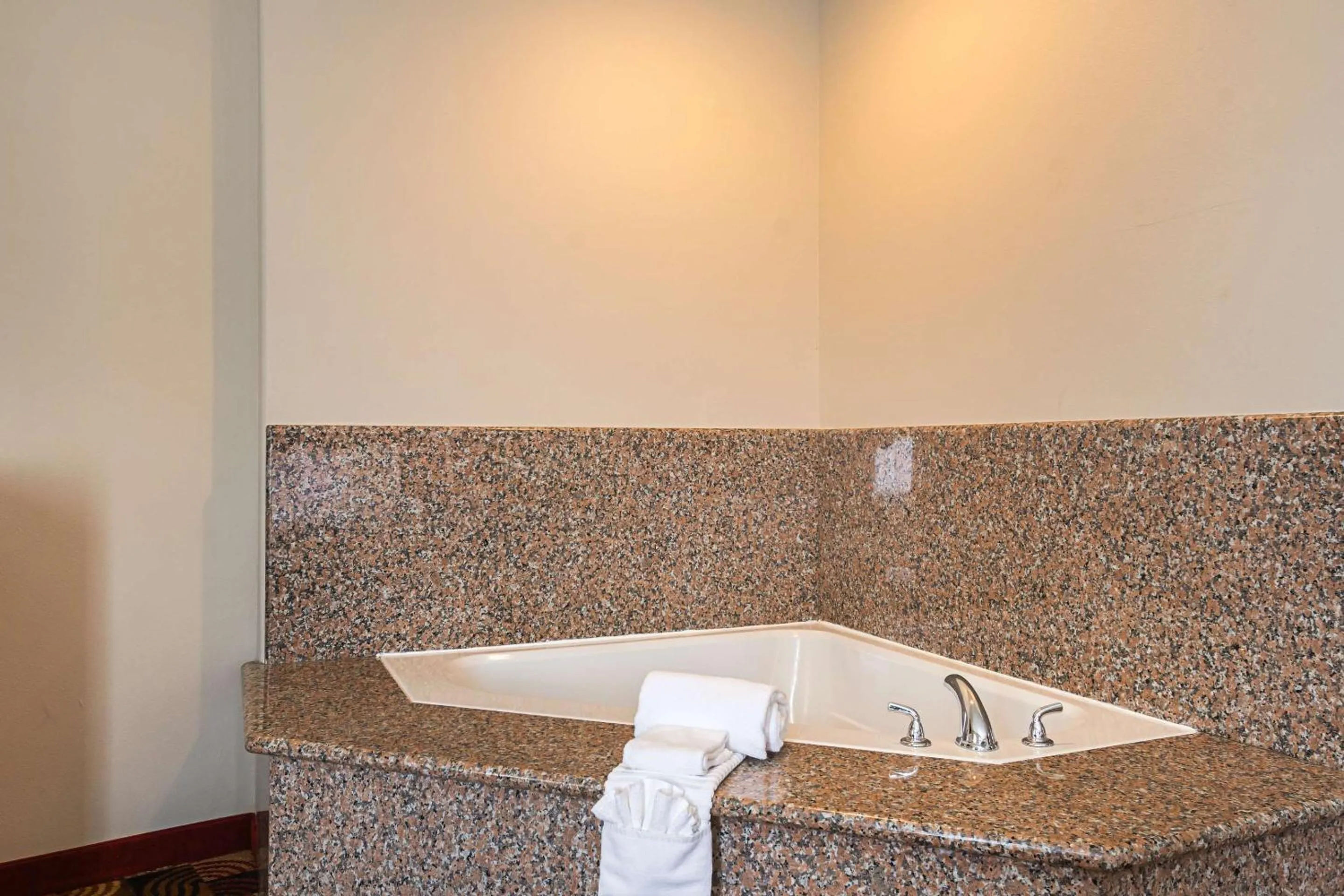 Bedroom in Comfort Suites Lake Charles