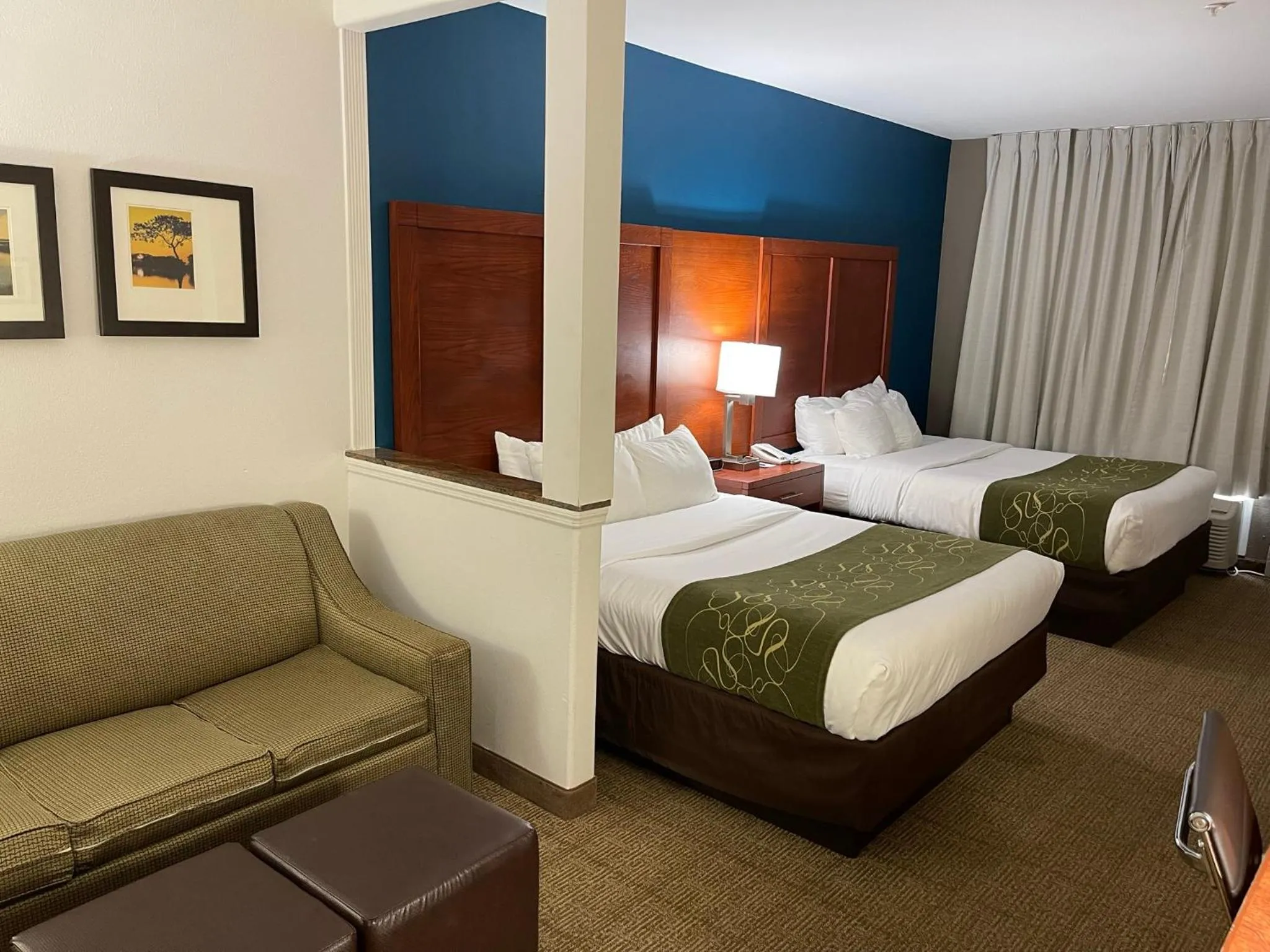 Bed in Comfort Suites Lake Charles