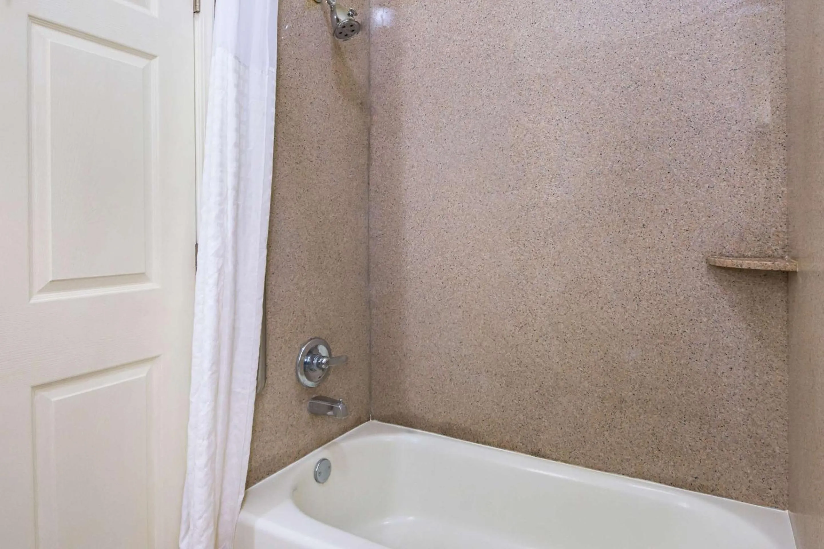 Bedroom in Comfort Suites Lake Charles