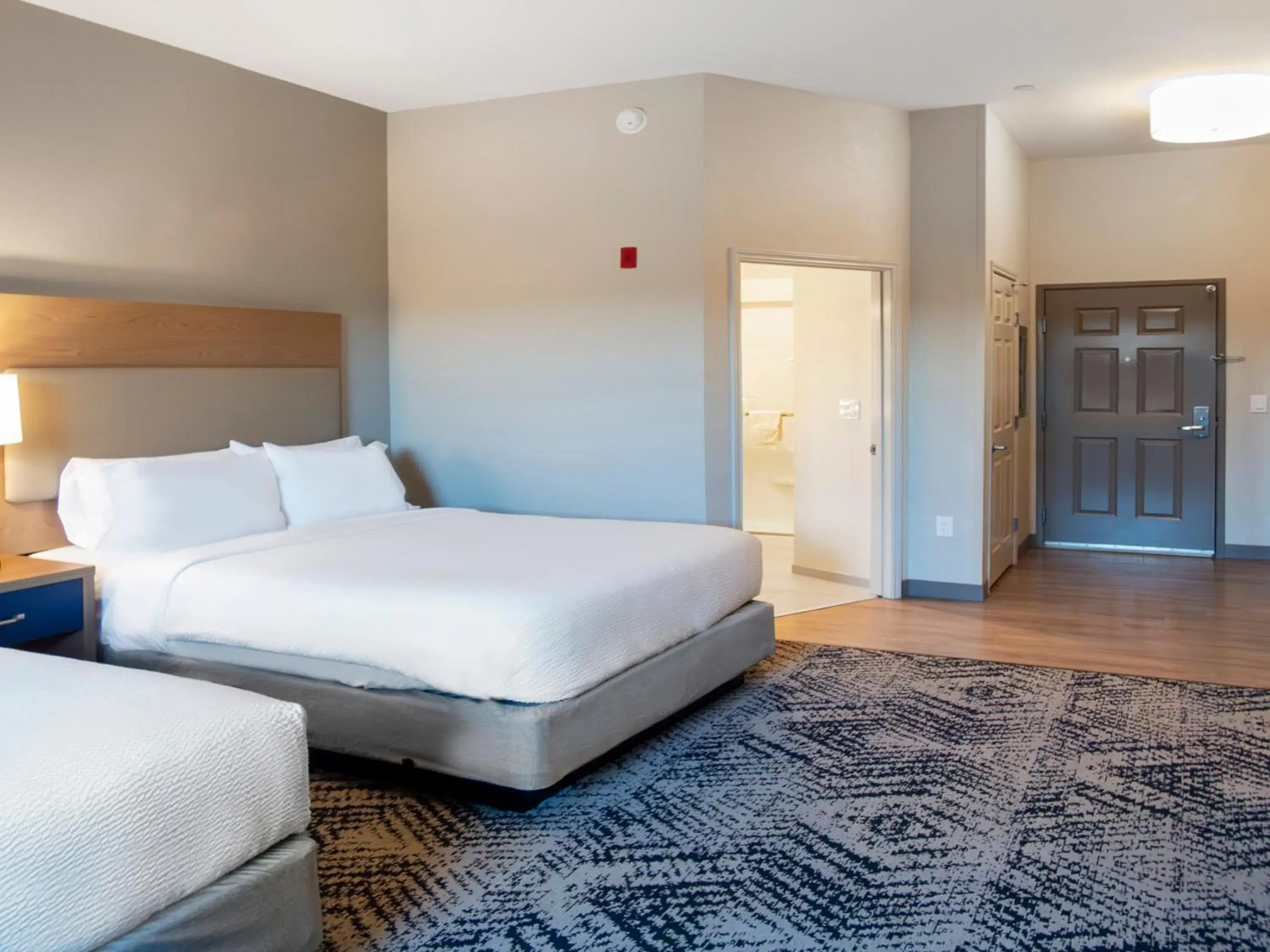 Double Room - Disability Access/Non-Smoking in Suburban Studios Avondale Double Room - Disability Access/Non-Smoking in Suburban Studios Avondale