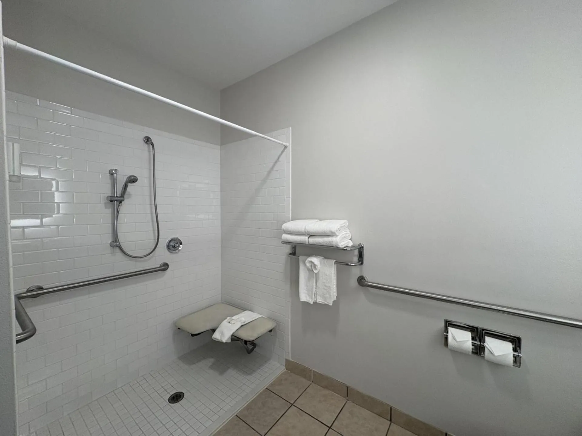 Shower in Quality Inn & Suites Houma
