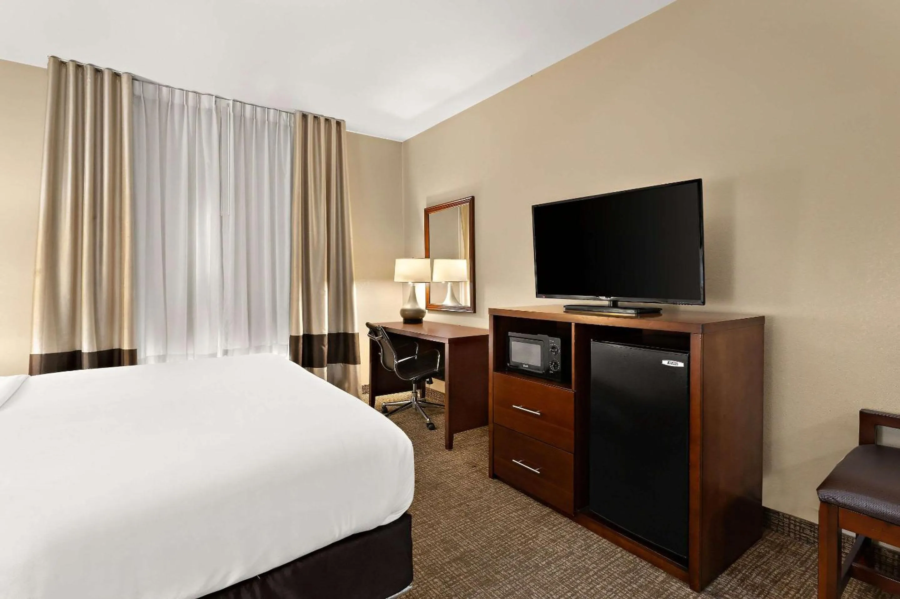 Bedroom in Comfort Inn New Orleans Airport South