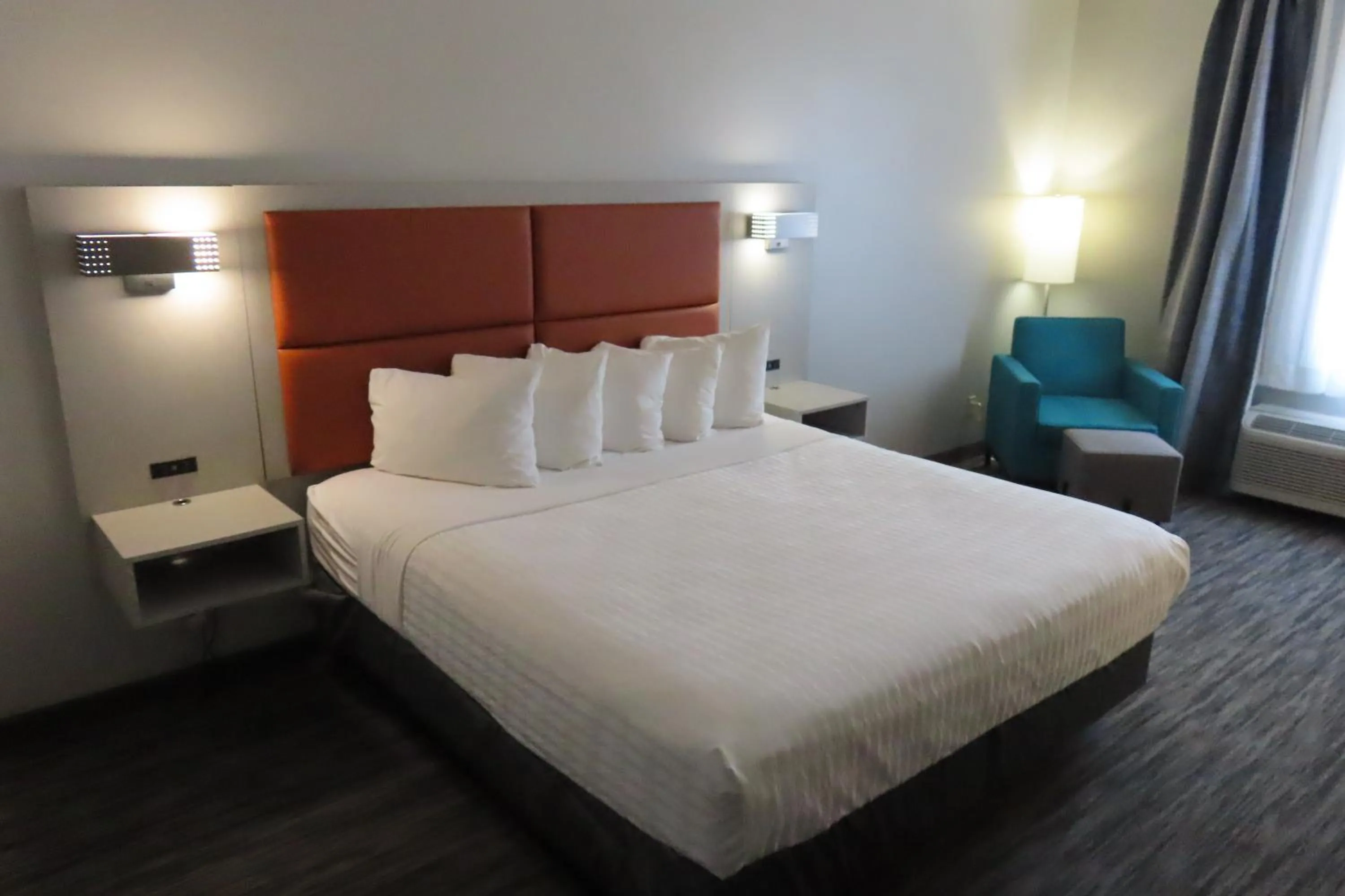 Bed in Best Western Heritage Inn & Suites