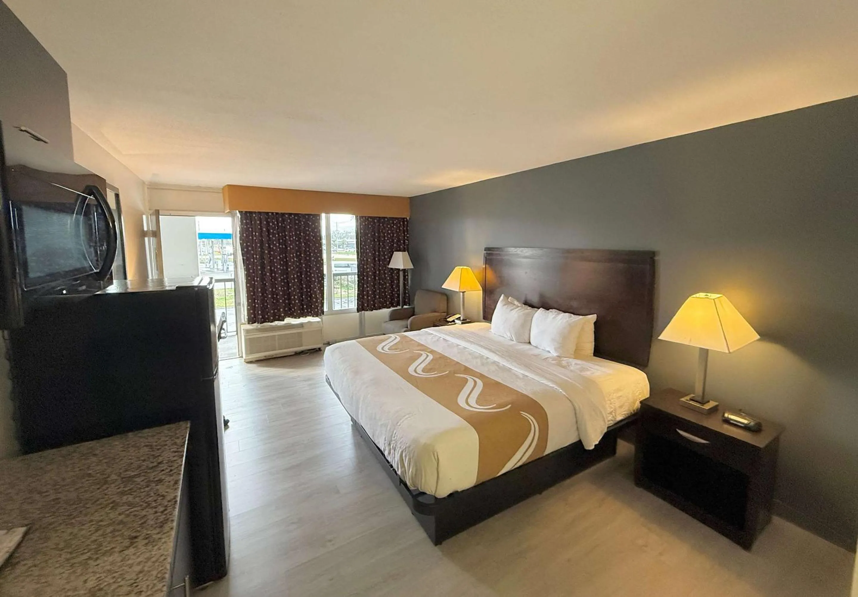 Bedroom, Bed in Quality Inn & Suites Baton Rouge West - Port Allen