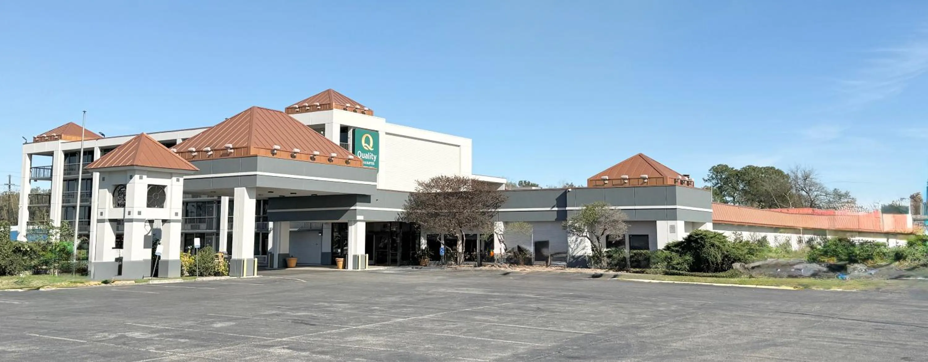 Property building in Quality Inn & Suites Baton Rouge West - Port Allen