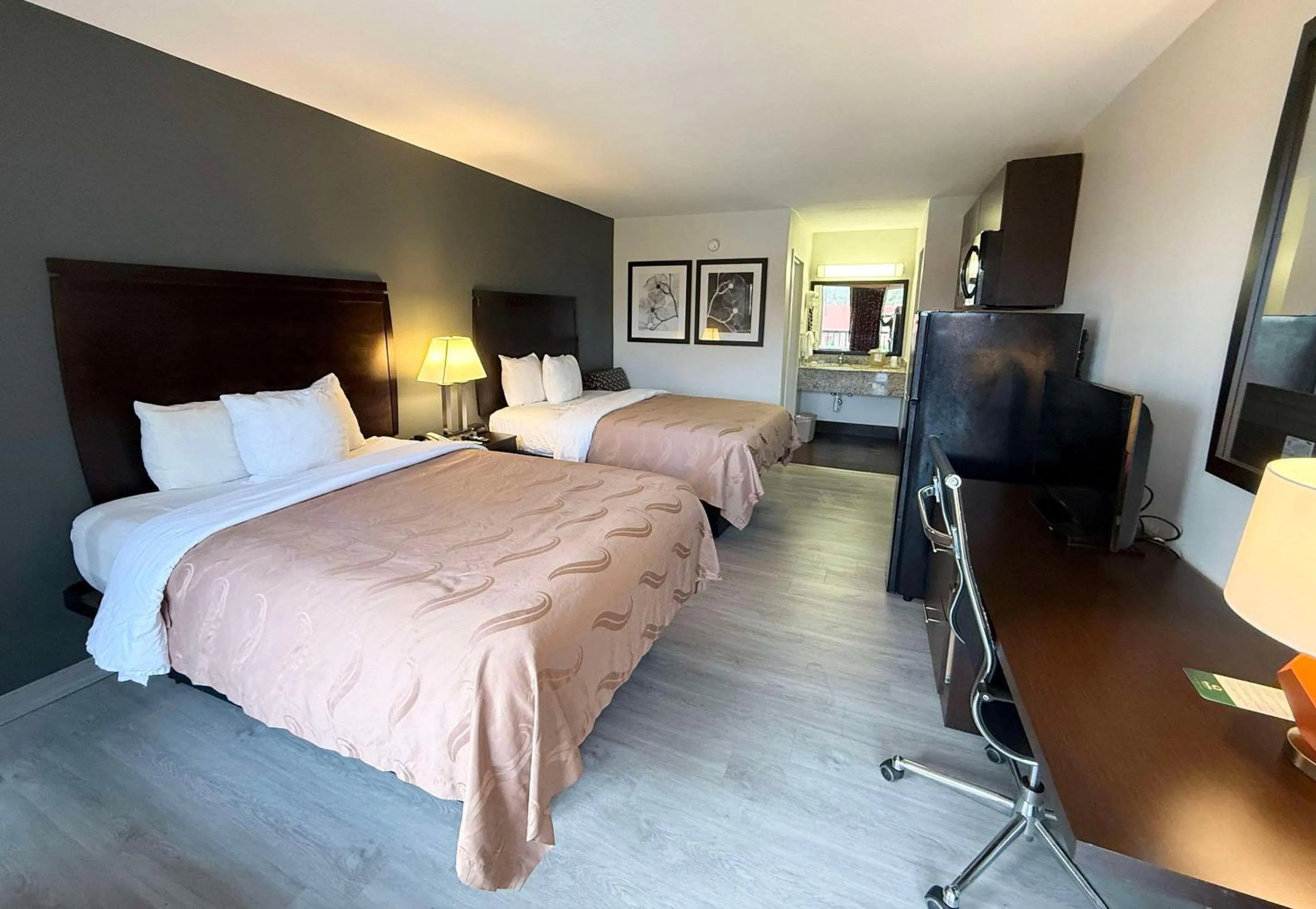 Bedroom, Bed in Quality Inn & Suites Baton Rouge West - Port Allen