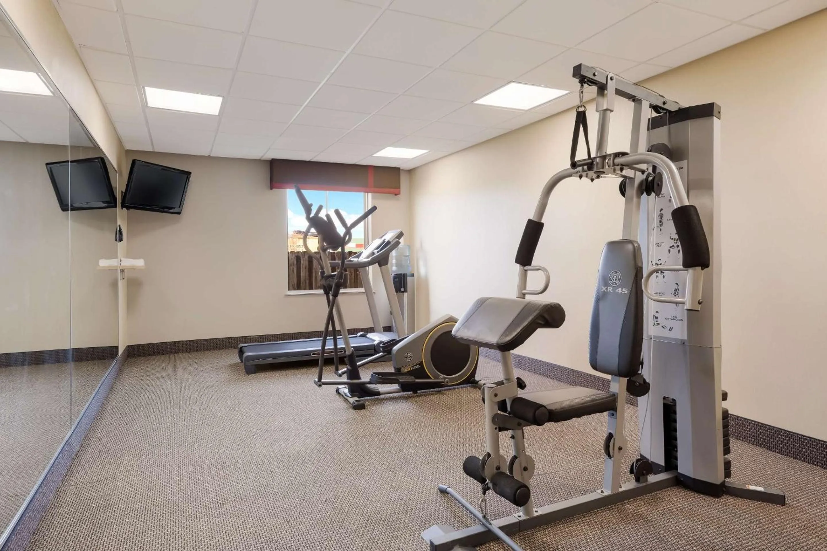 Fitness centre/facilities in Suburban Studios Berwick - Morgan City