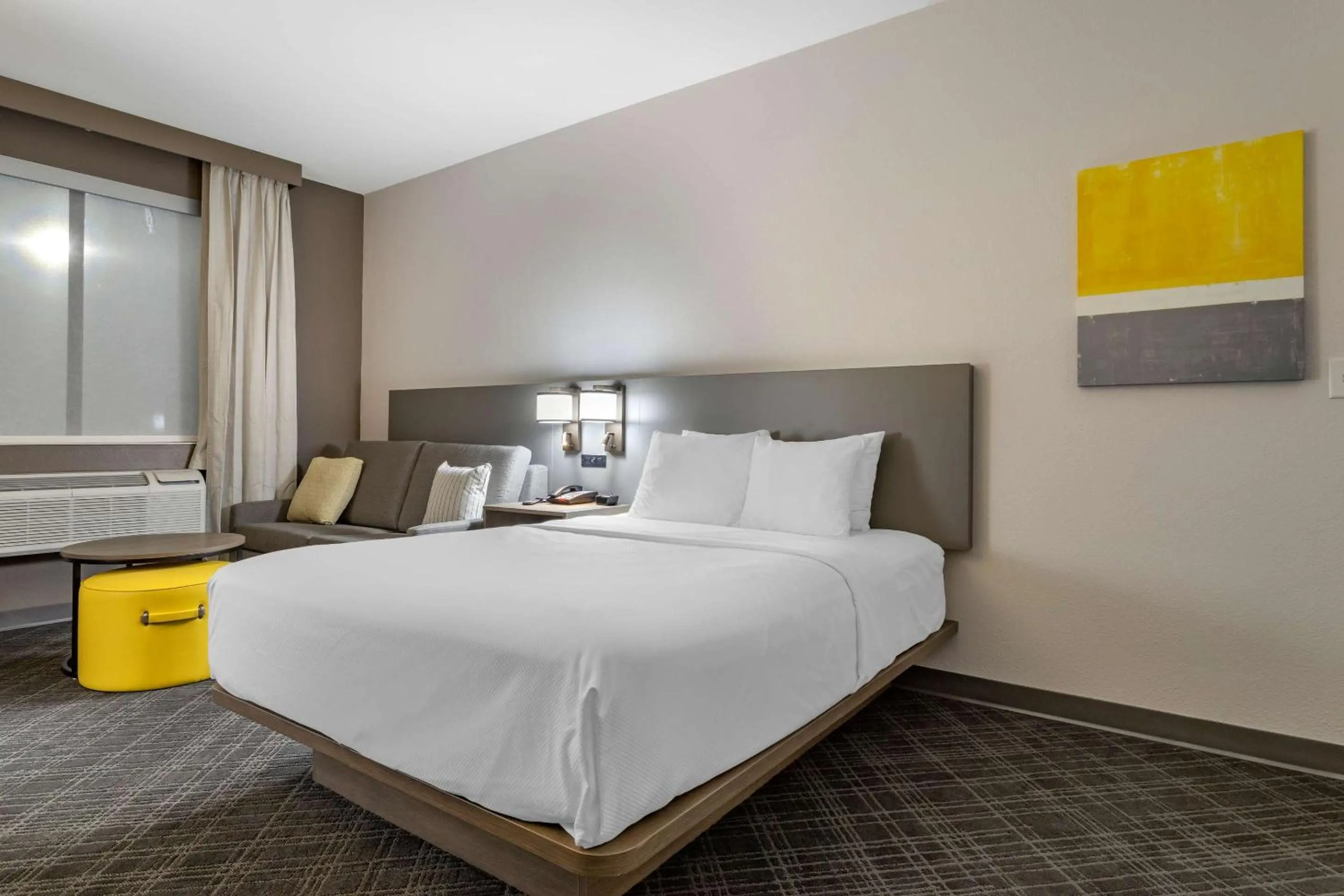 Bedroom, Bed in Comfort Suites Natchitoches