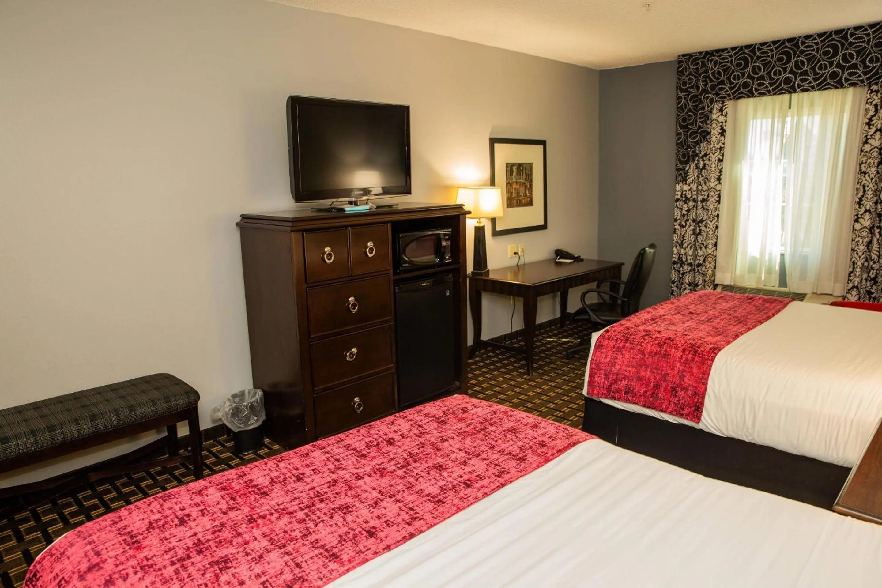 Bedroom, Bed in Evangeline Downs Hotel, an Ascend Collection Hotel