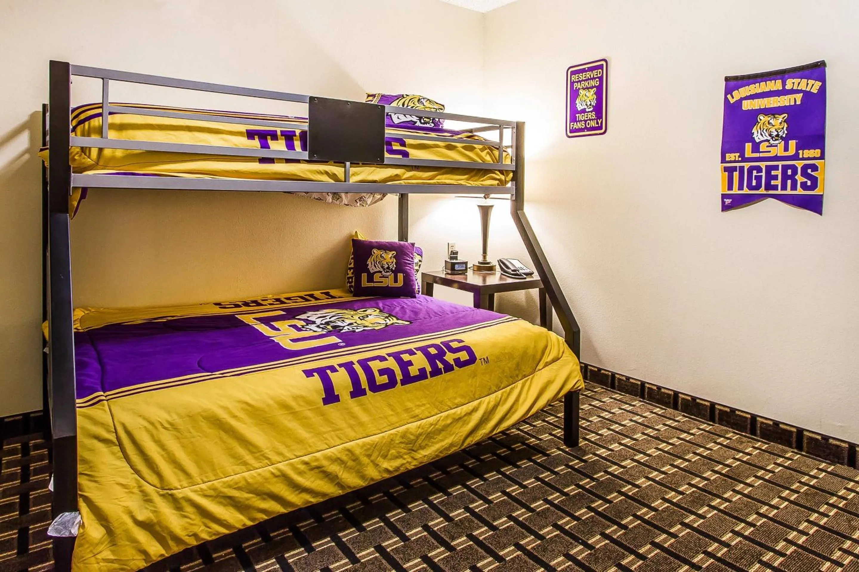 Bedroom, Bed in Evangeline Downs Hotel, an Ascend Collection Hotel