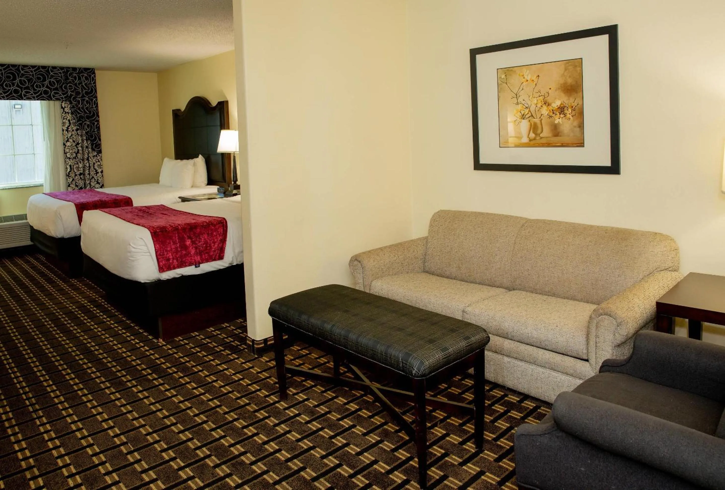 Bedroom, Bed in Evangeline Downs Hotel, an Ascend Collection Hotel