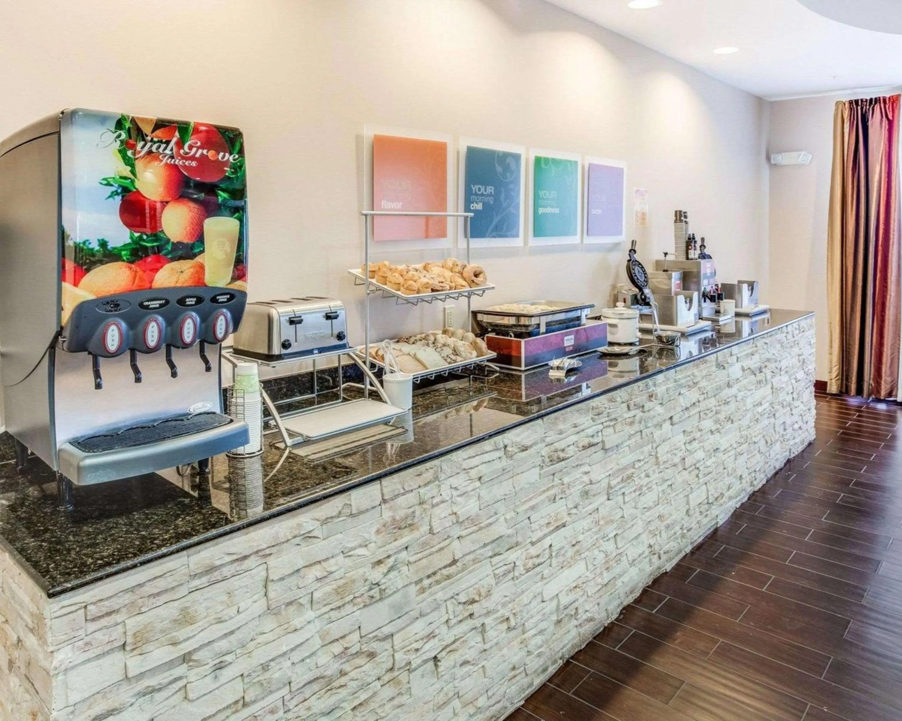 Restaurant/places to eat in Comfort Suites Mandeville - Covington