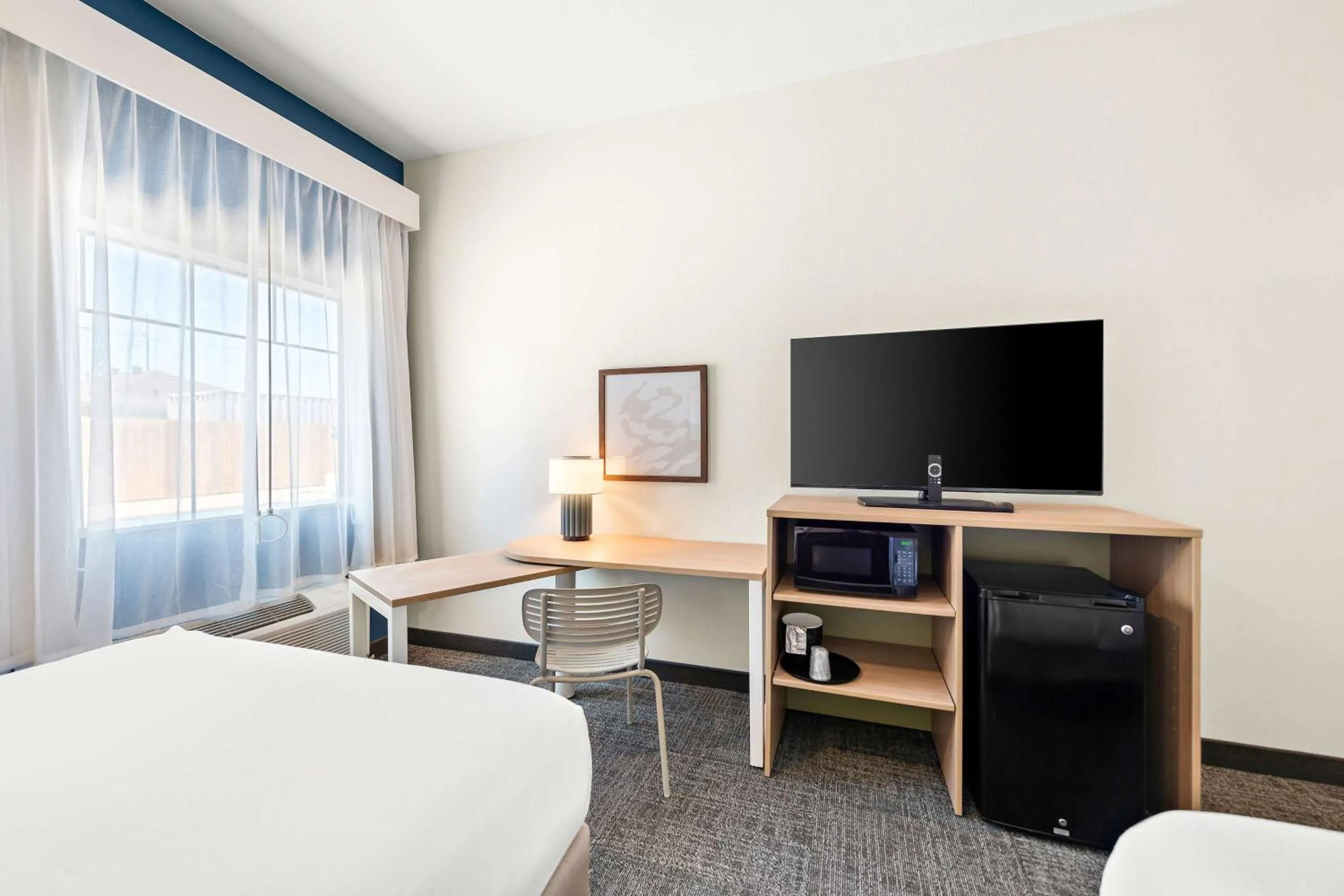 Bedroom, Bed in Comfort Inn & Suites Mansfield