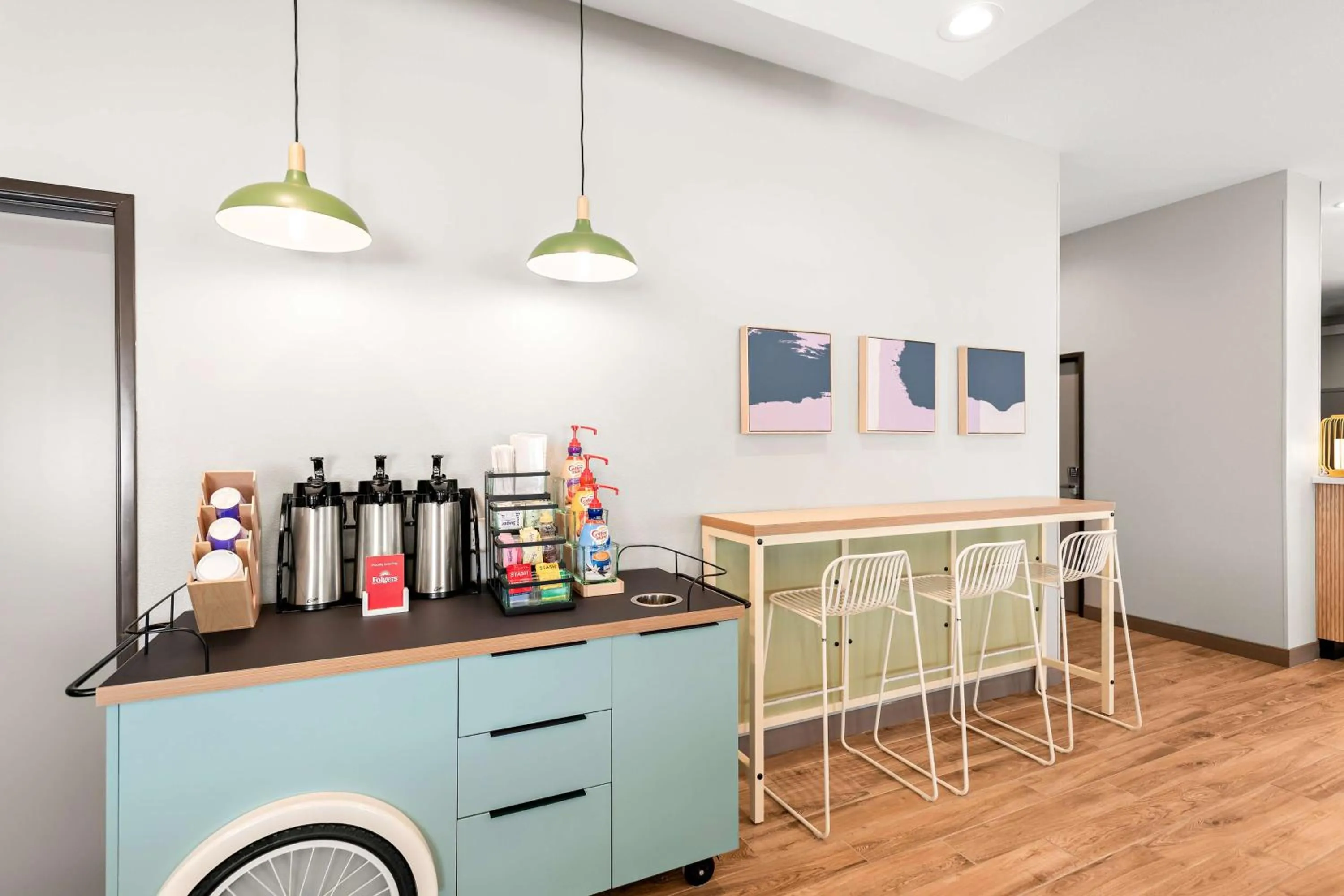 Dining area in Comfort Inn & Suites Mansfield