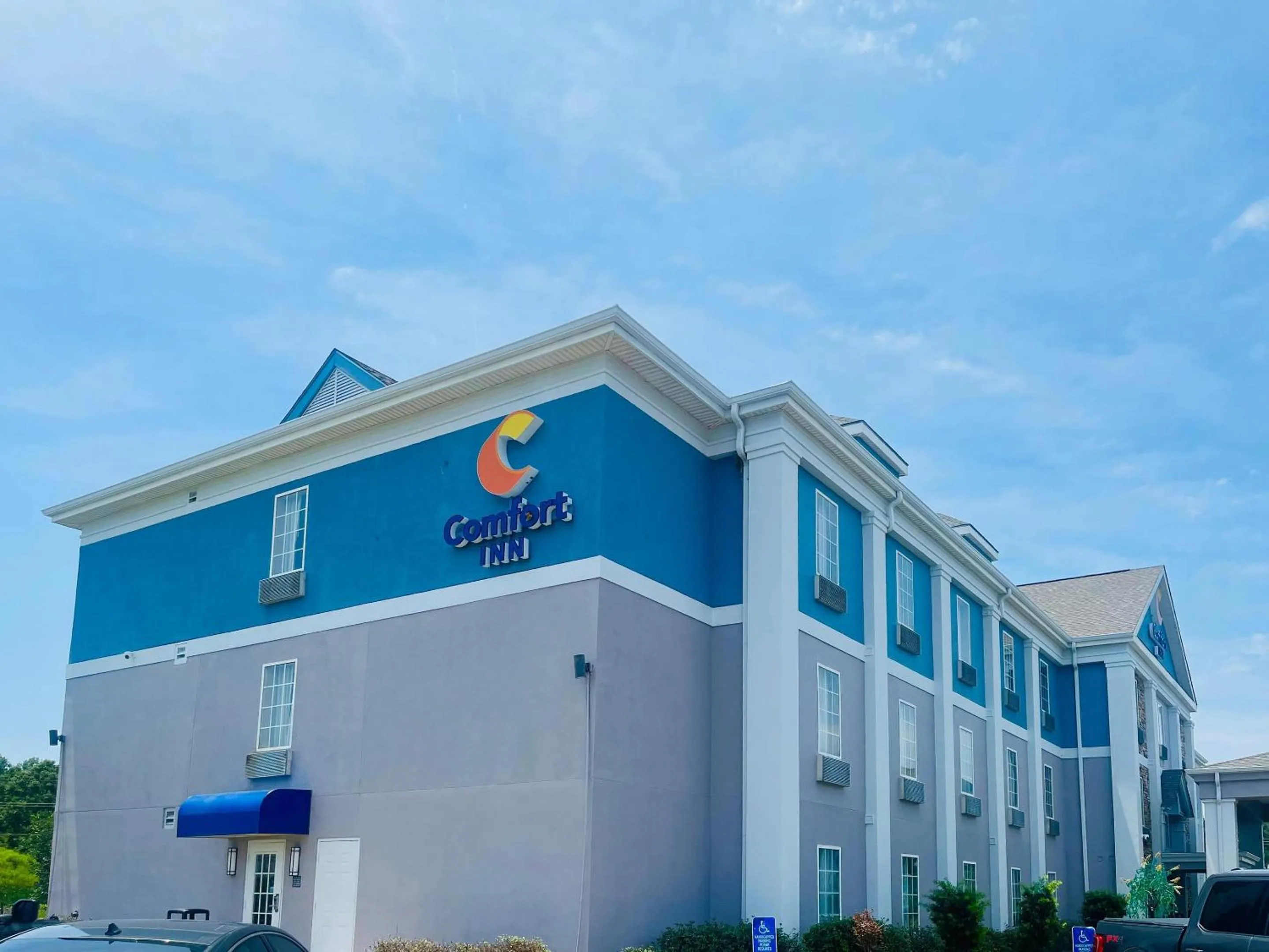 Property building in Comfort Inn West Monroe near Sports & Events Center