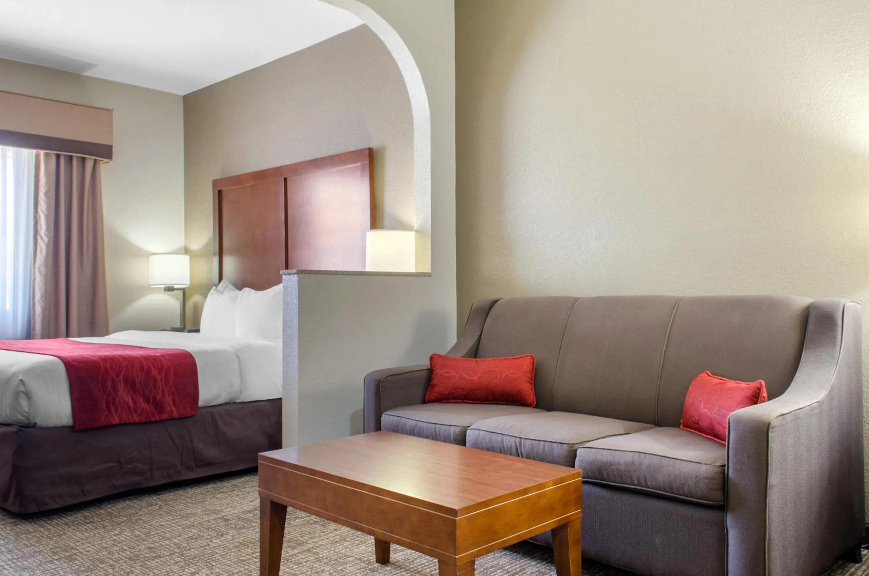 Bed in Comfort Inn & Suites Covington - Mandeville