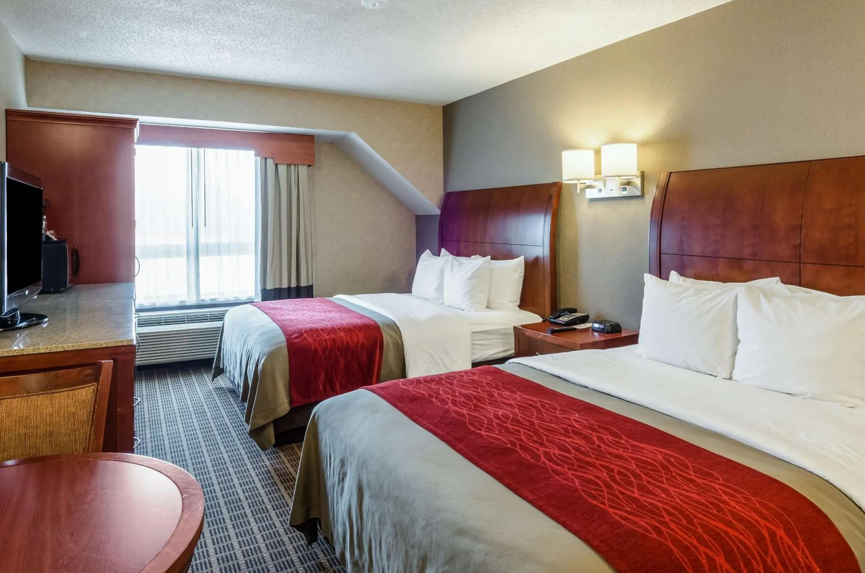 Bedroom, Bed in Comfort Inn & Suites West Springfield