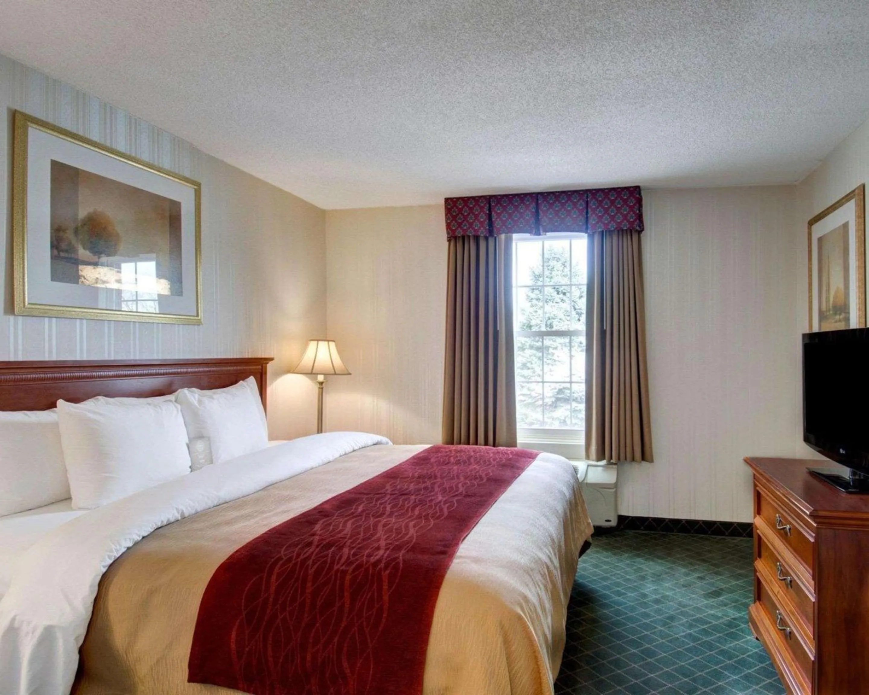 Photo of the whole room in Comfort Inn Foxboro - Mansfield