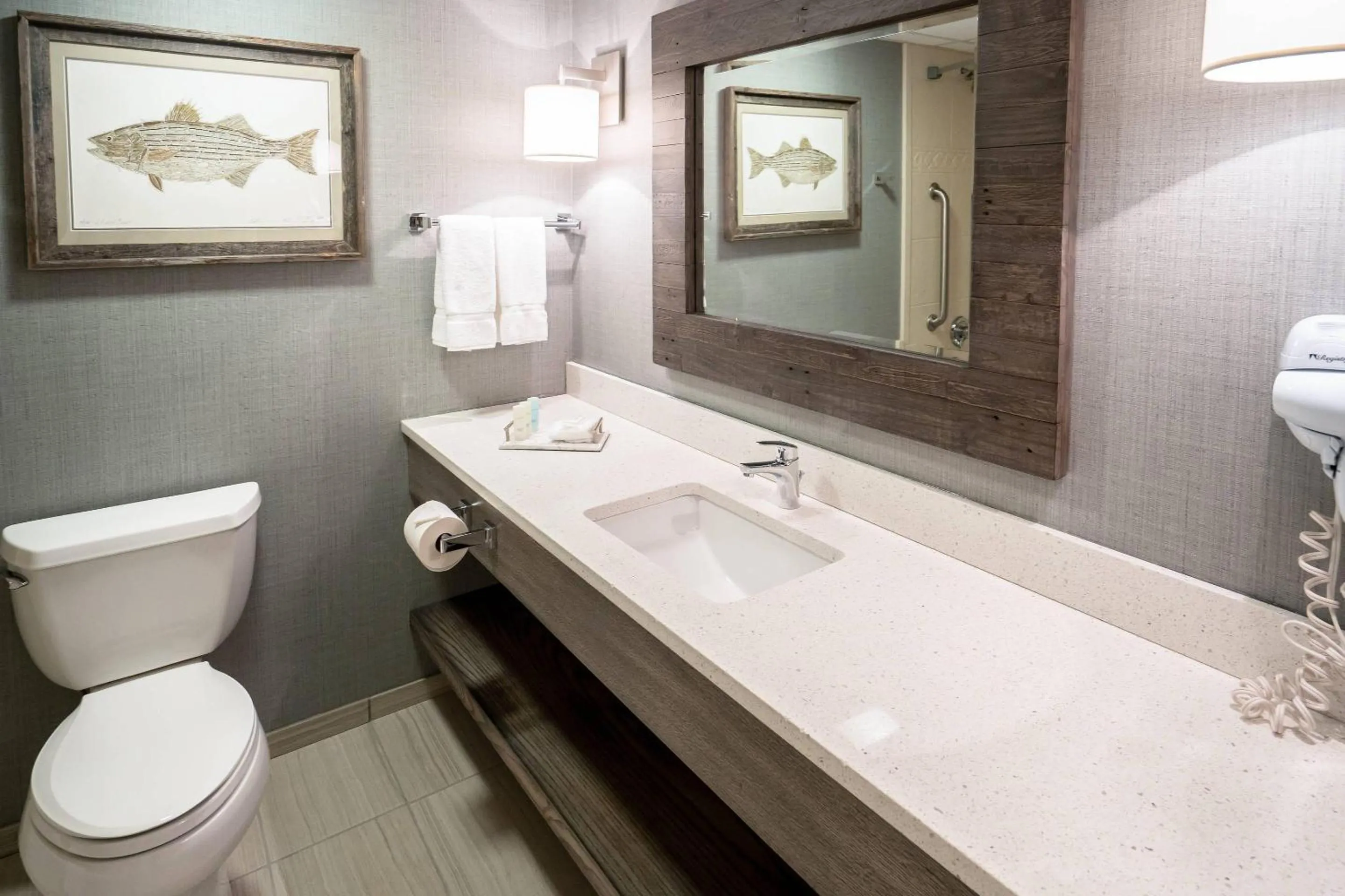 Bedroom in Edgar Hotel Martha's Vineyard, an Ascend Collection Hotel