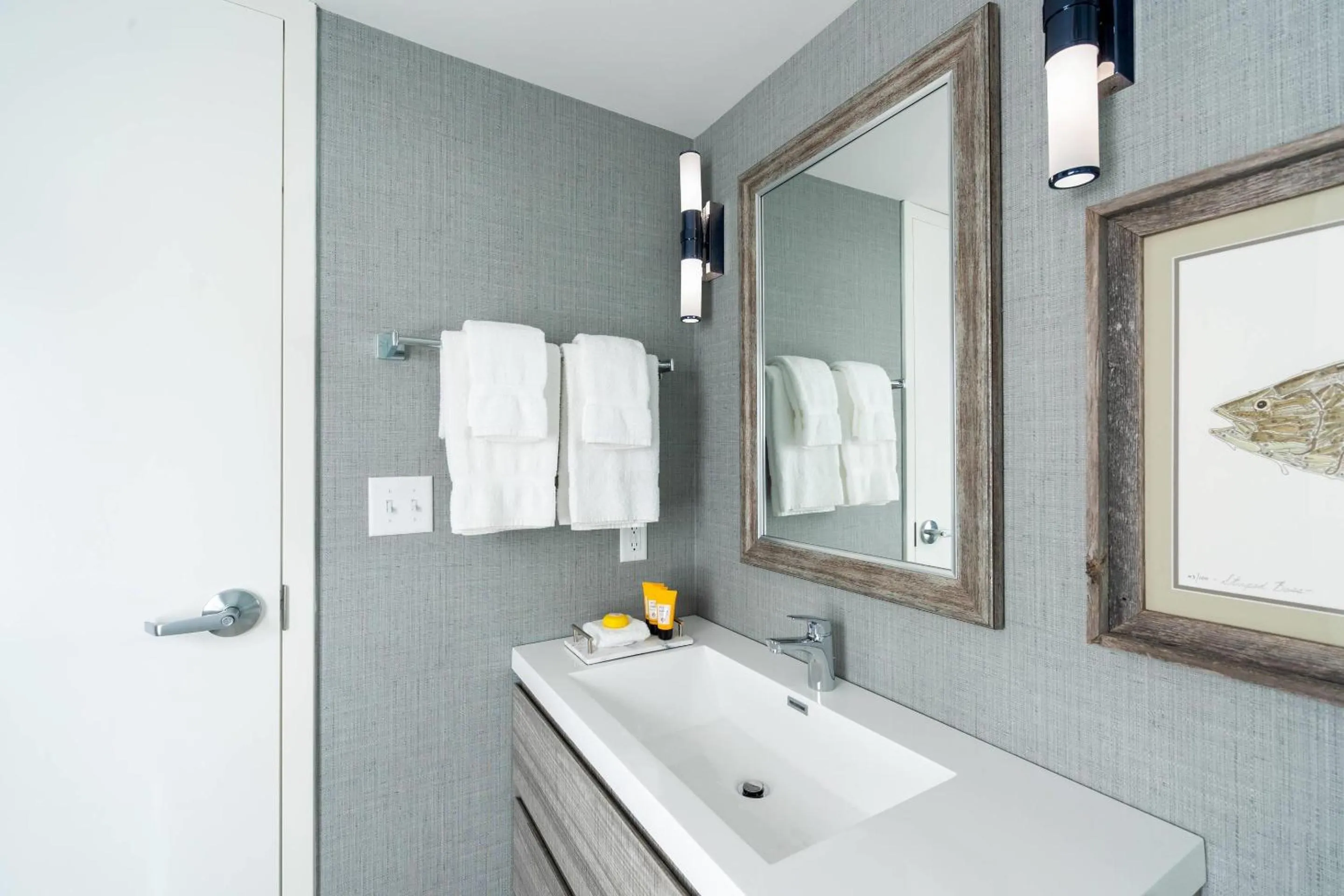 Bedroom in Edgar Hotel Martha's Vineyard, an Ascend Collection Hotel