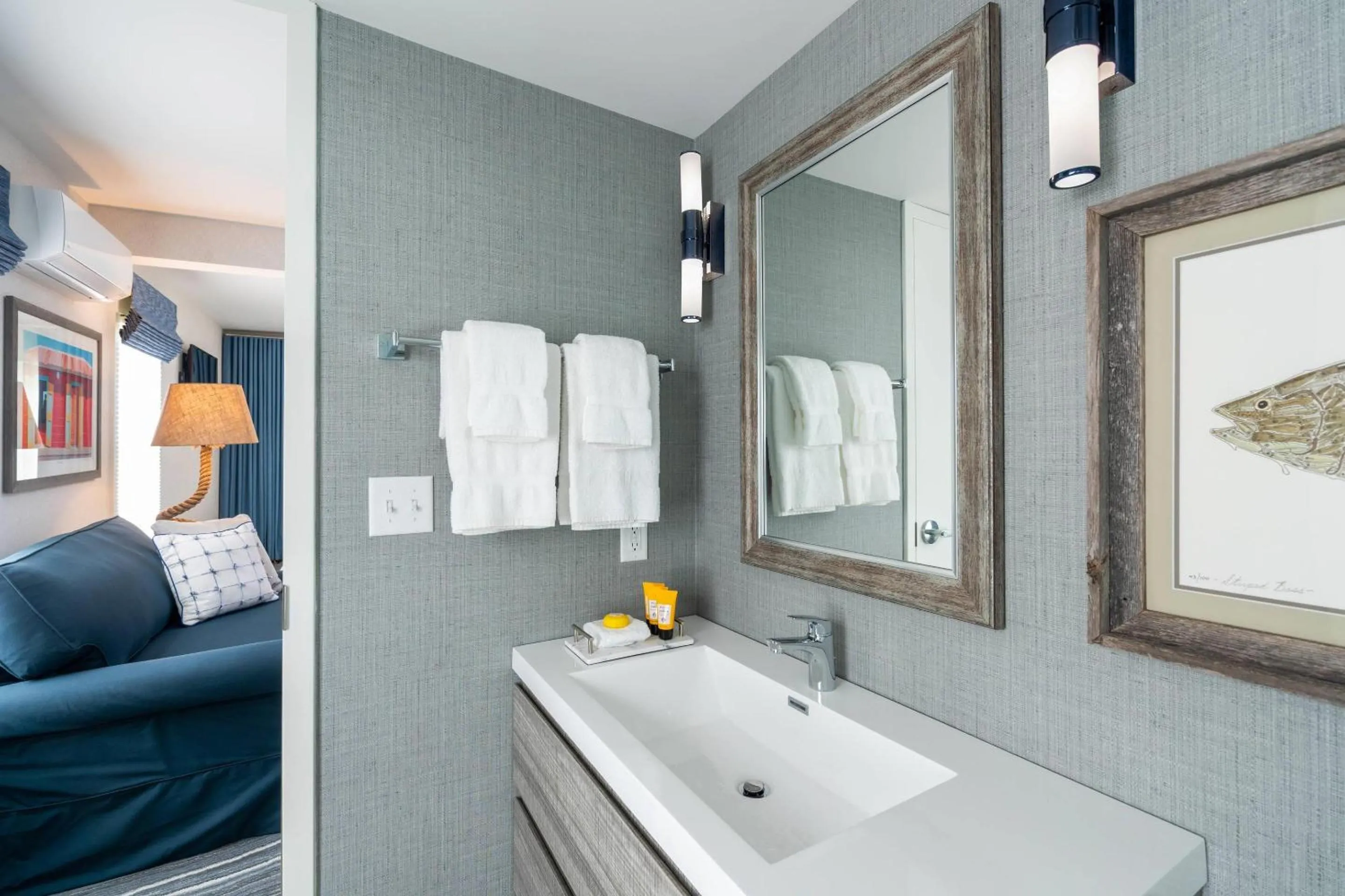 Bedroom in Edgar Hotel Martha's Vineyard, an Ascend Collection Hotel