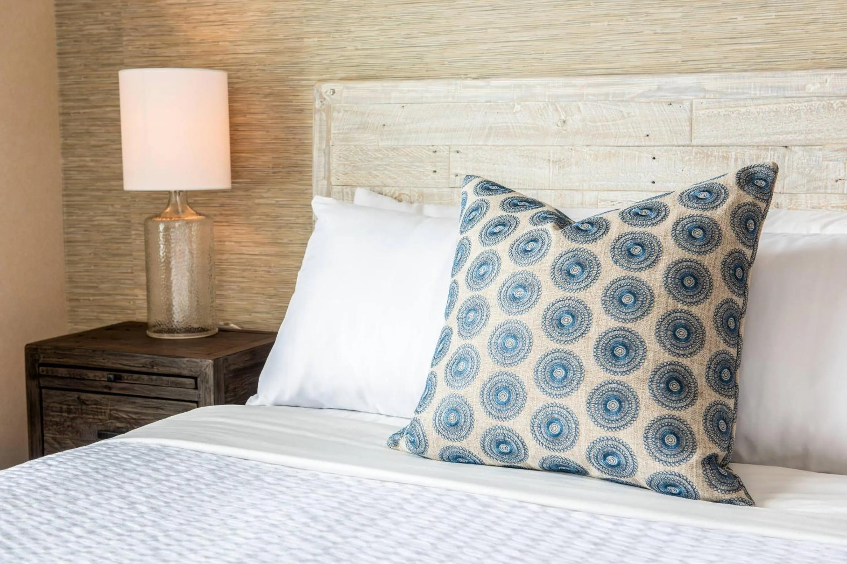 Bedroom, Bed in Edgar Hotel Martha's Vineyard, an Ascend Collection Hotel