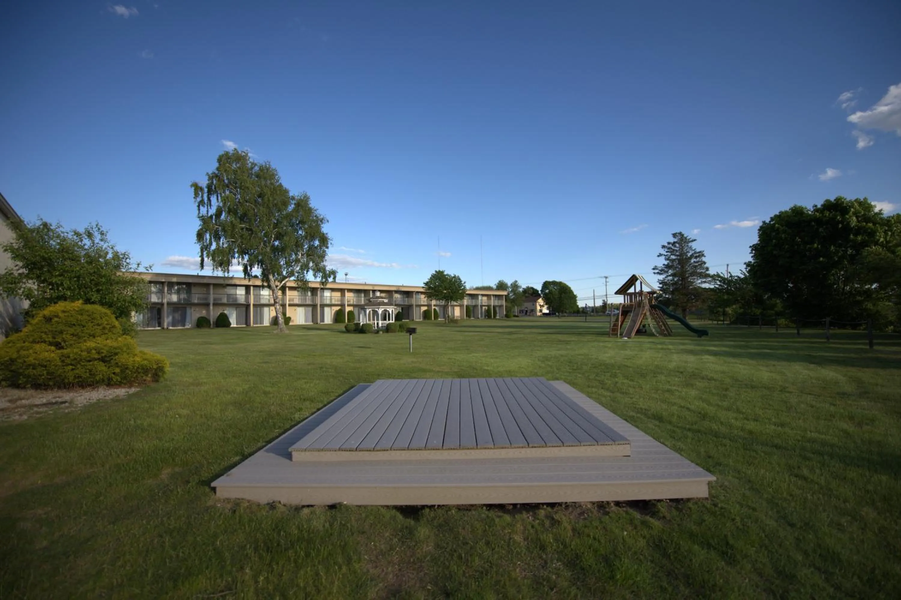 Natural landscape in Riverview Inn & Suites