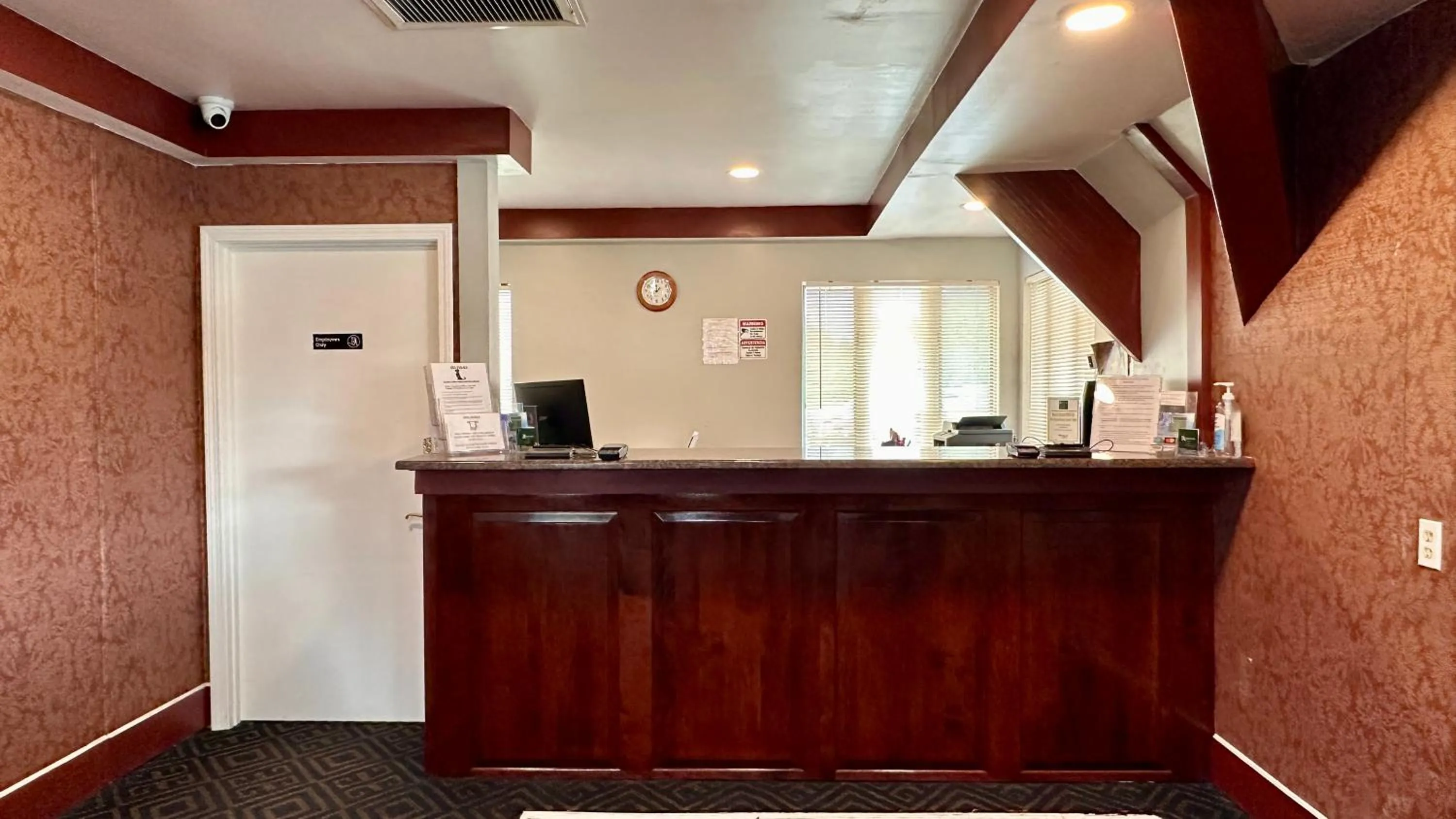 Lobby or reception in Riverview Inn & Suites