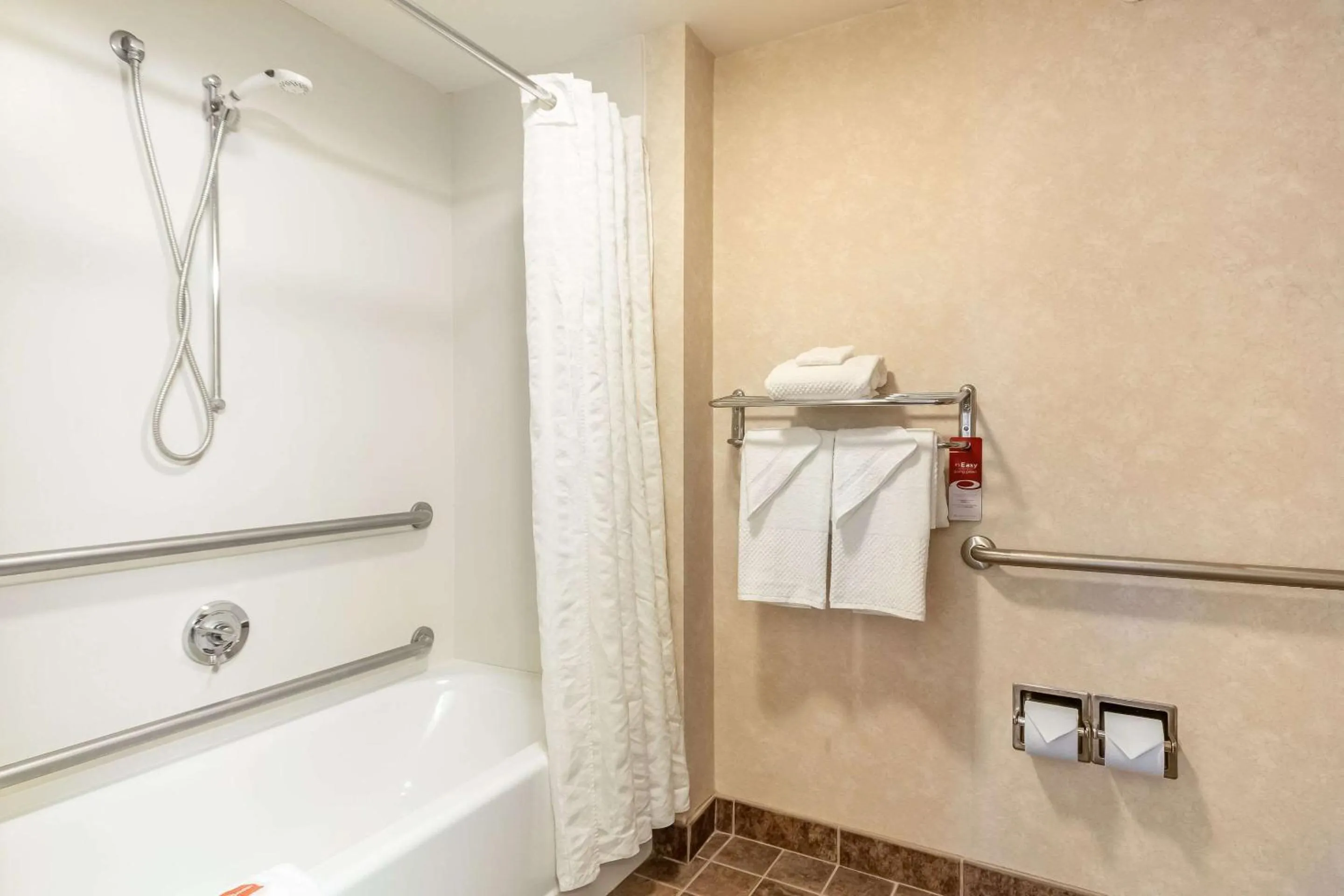 Bathroom in Econo Lodge Hadley near University