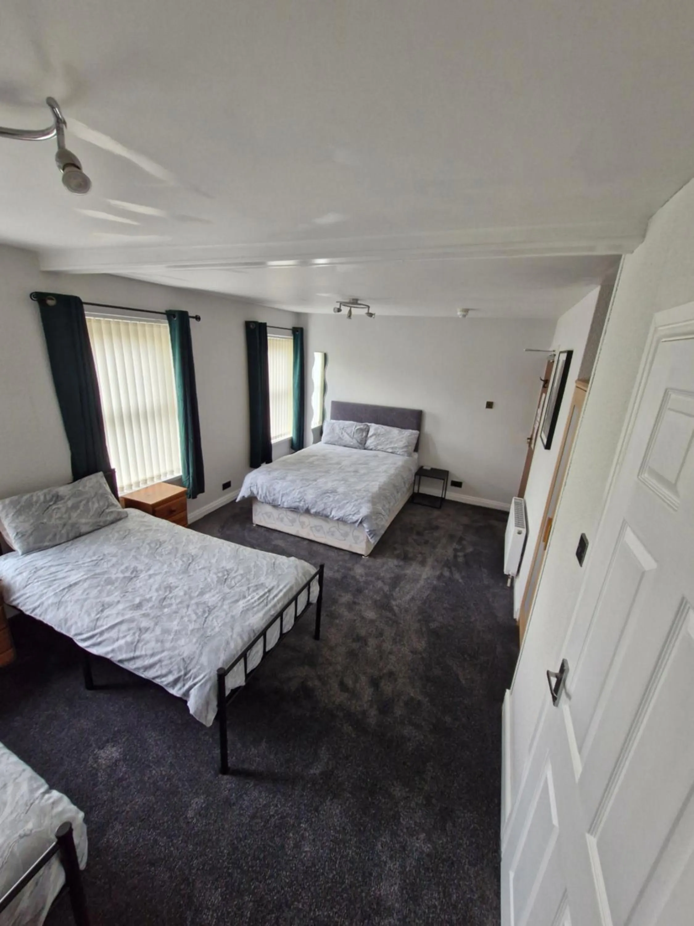 Family, Bed in The Clevedon