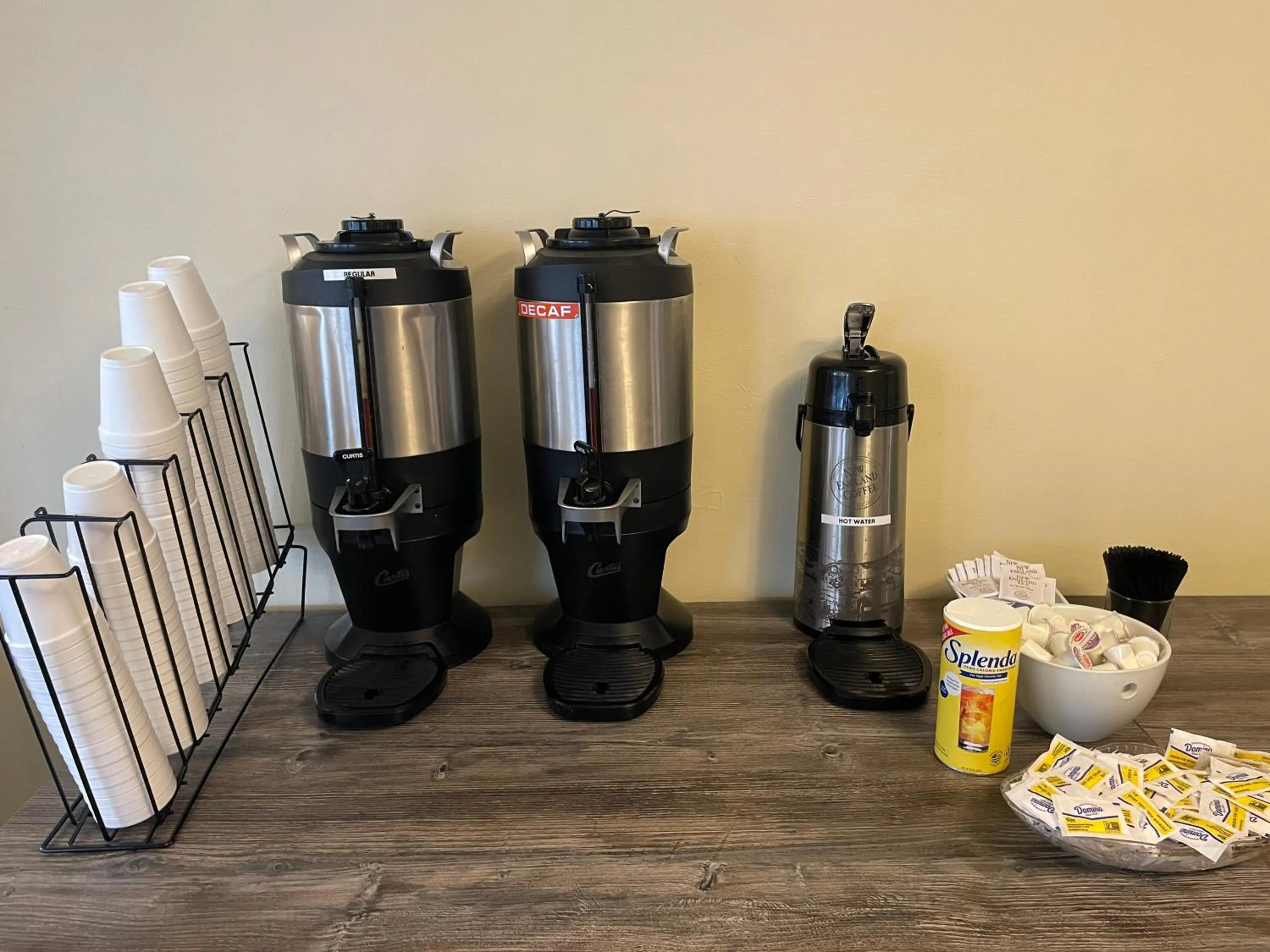 Breakfast in Lakeside Inn