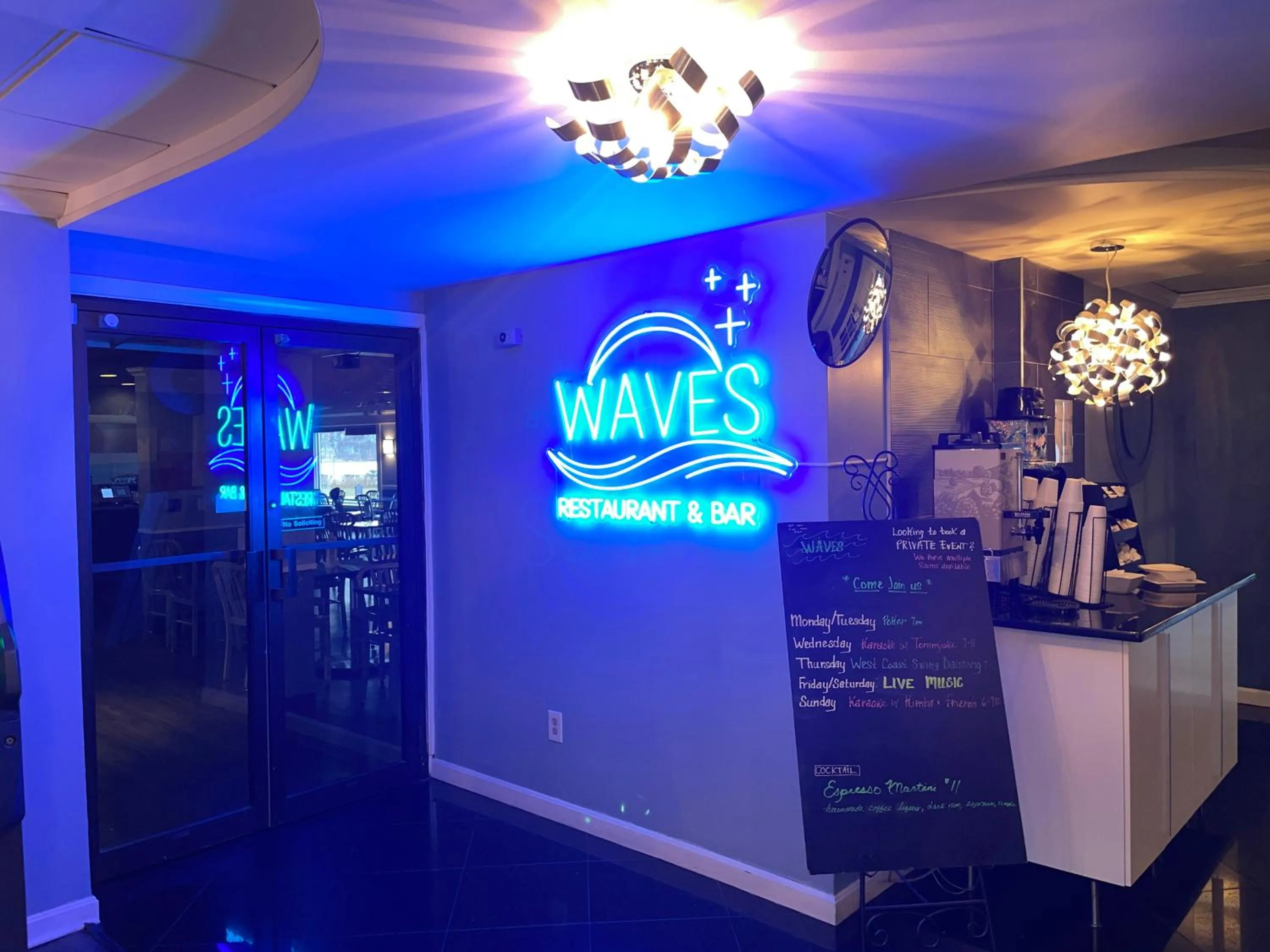 Restaurant/places to eat in Lakeside Inn