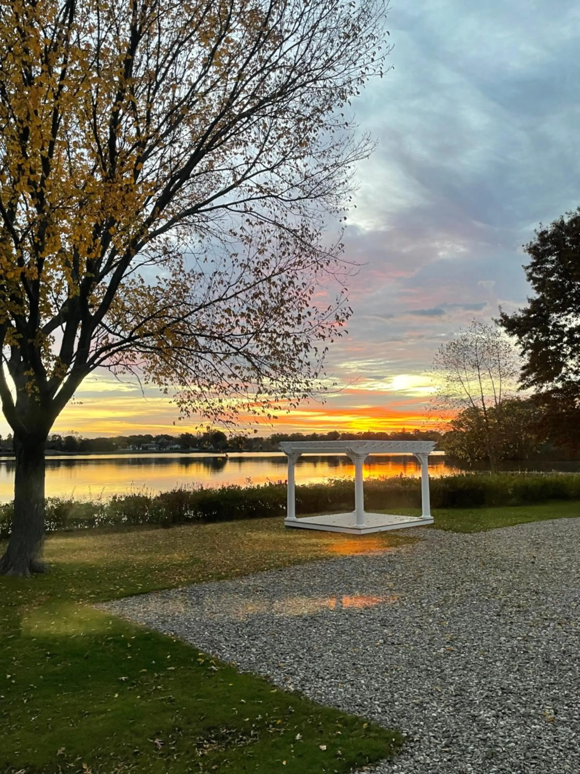 Lake view in Lakeside Inn