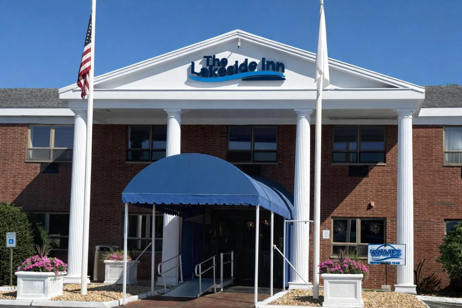 Property building in Lakeside Inn