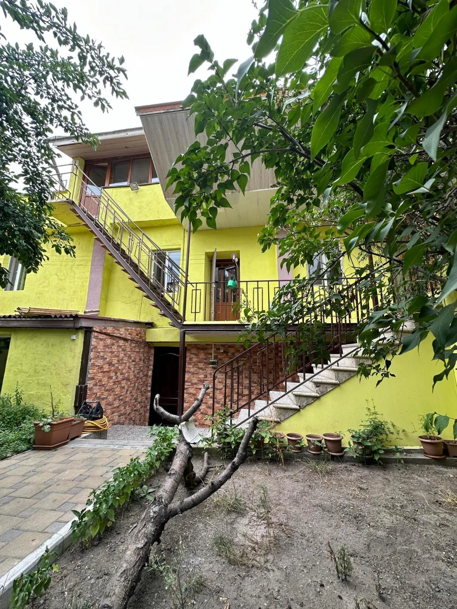 Li Yes Yerevan hotel