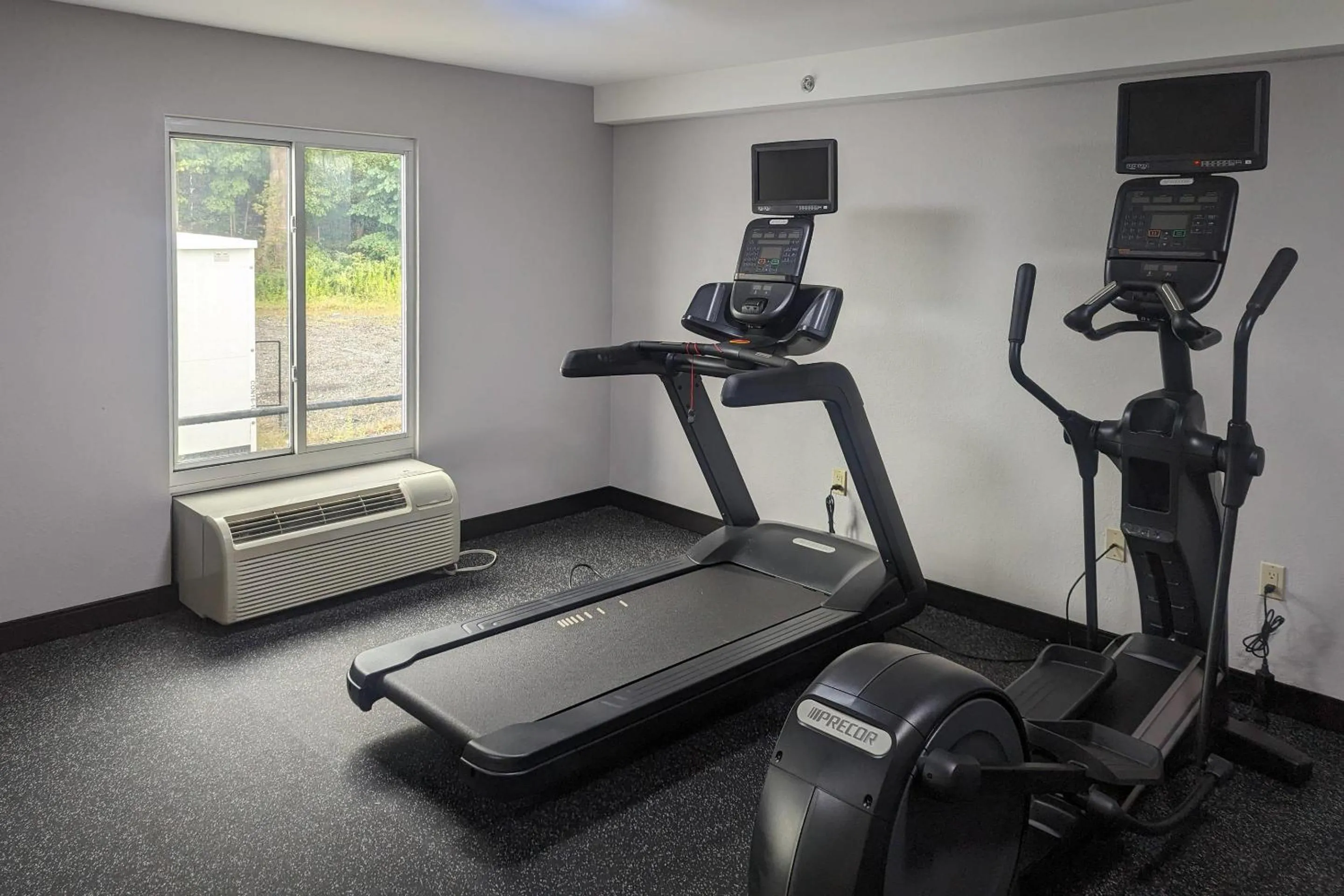 Fitness centre/facilities in Quality Inn & Suites Northampton - Amherst