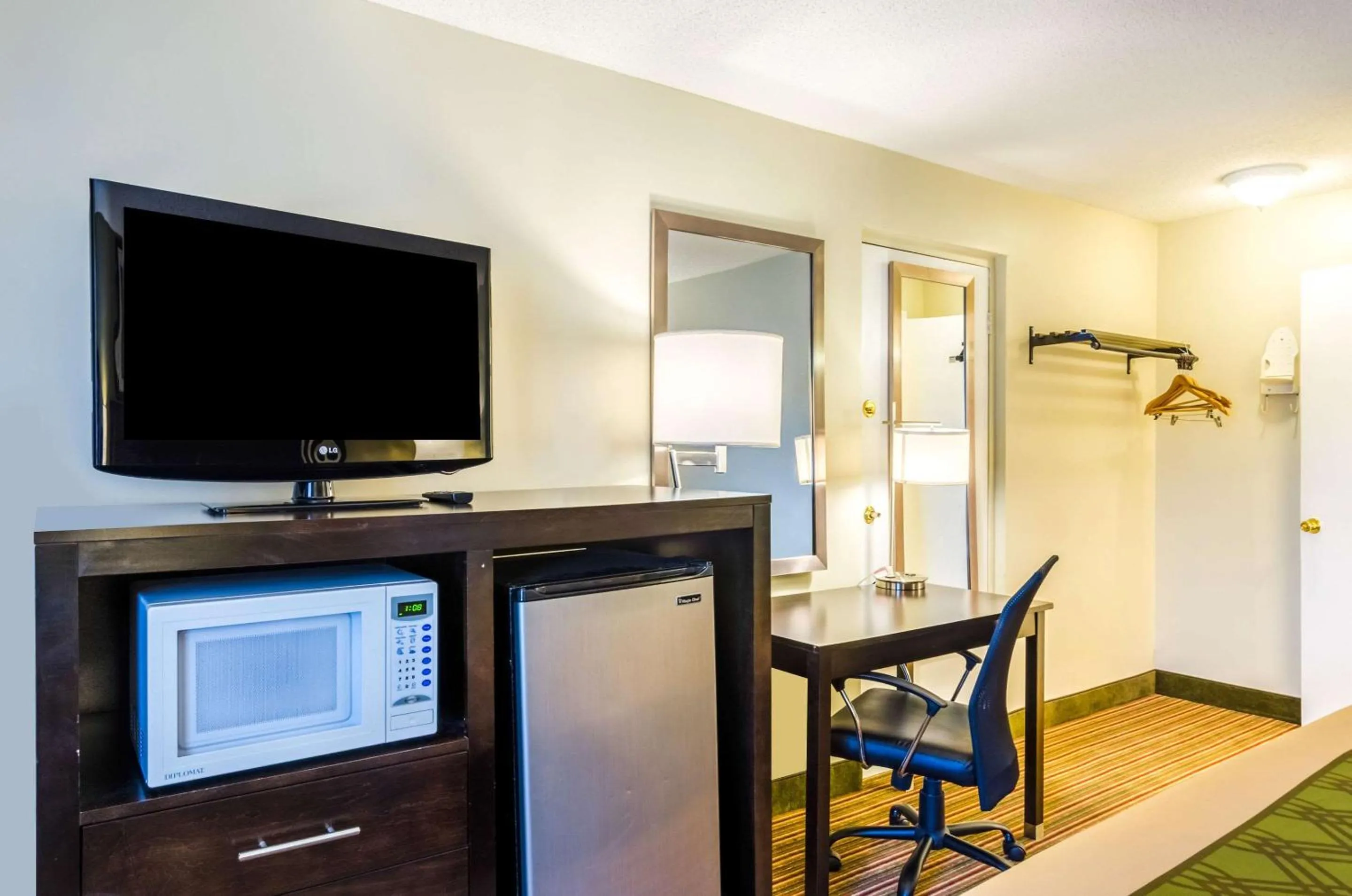 Photo of the whole room in Fairbridge Inn Express Pittsfield