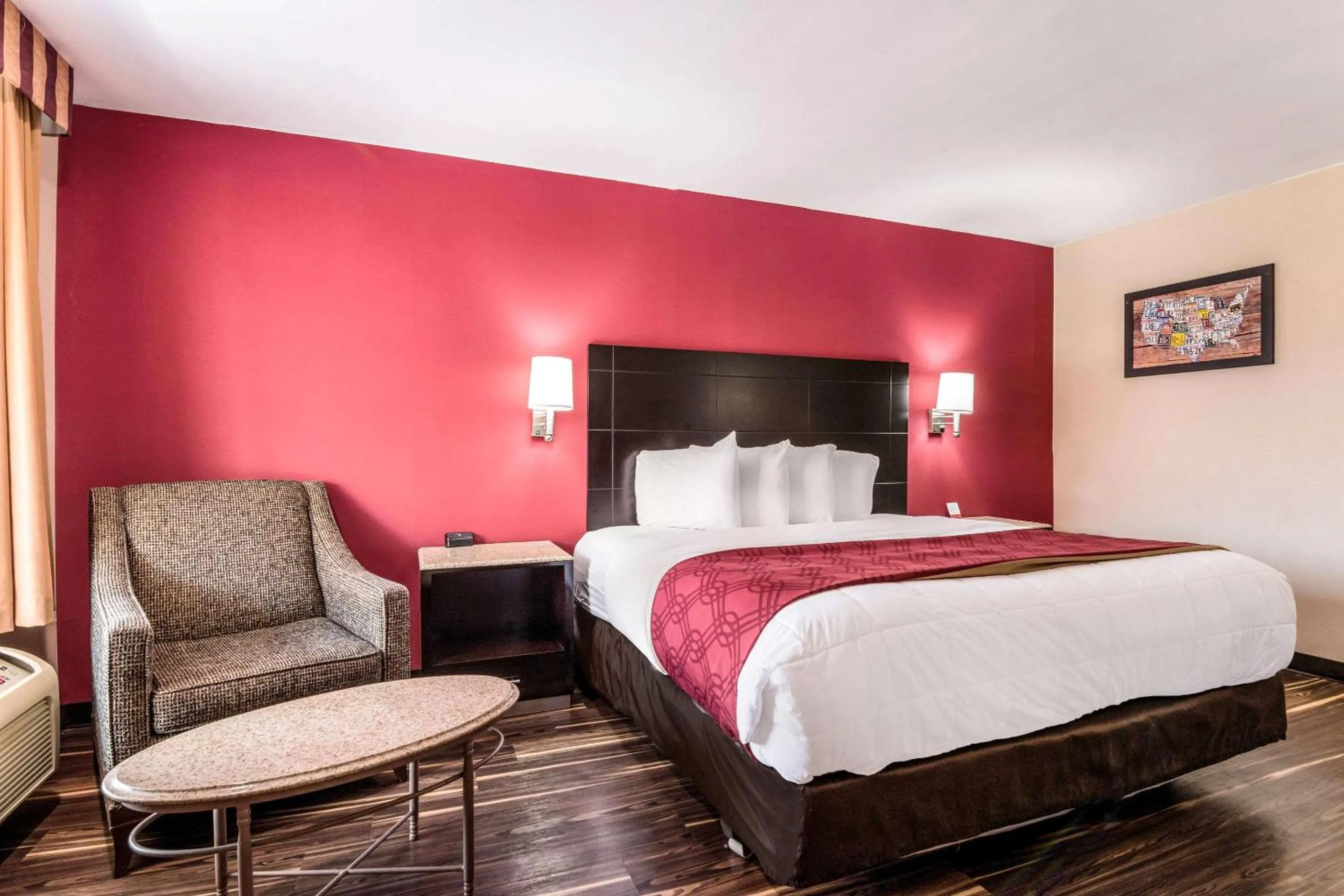 Bedroom, Bed in Econo Lodge Pocomoke City Hwy 13