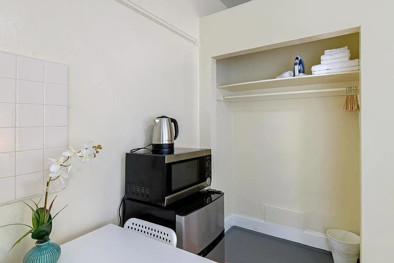 Pads on Pasadena Ave