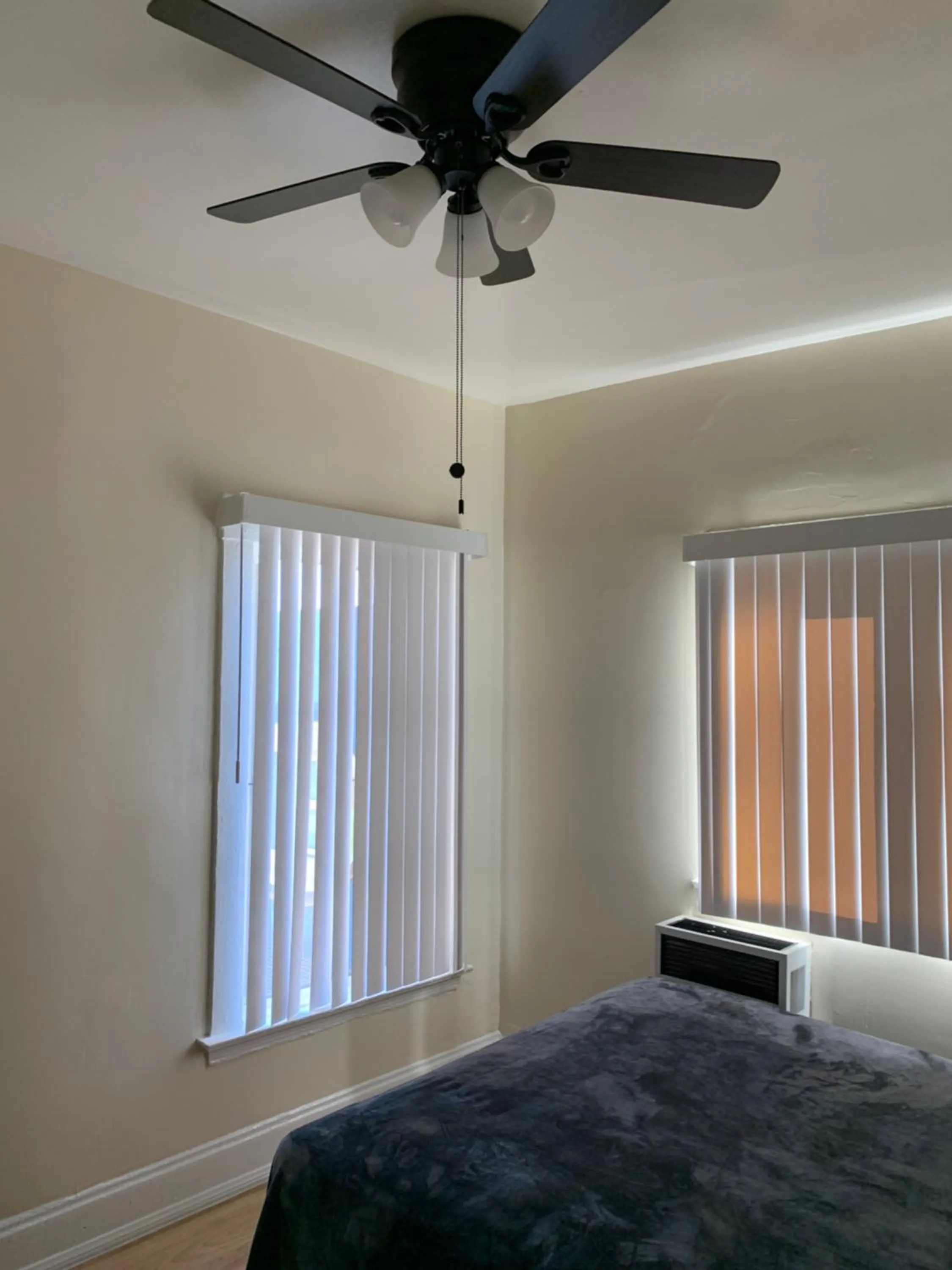 Bed in Pads on Pasadena Ave