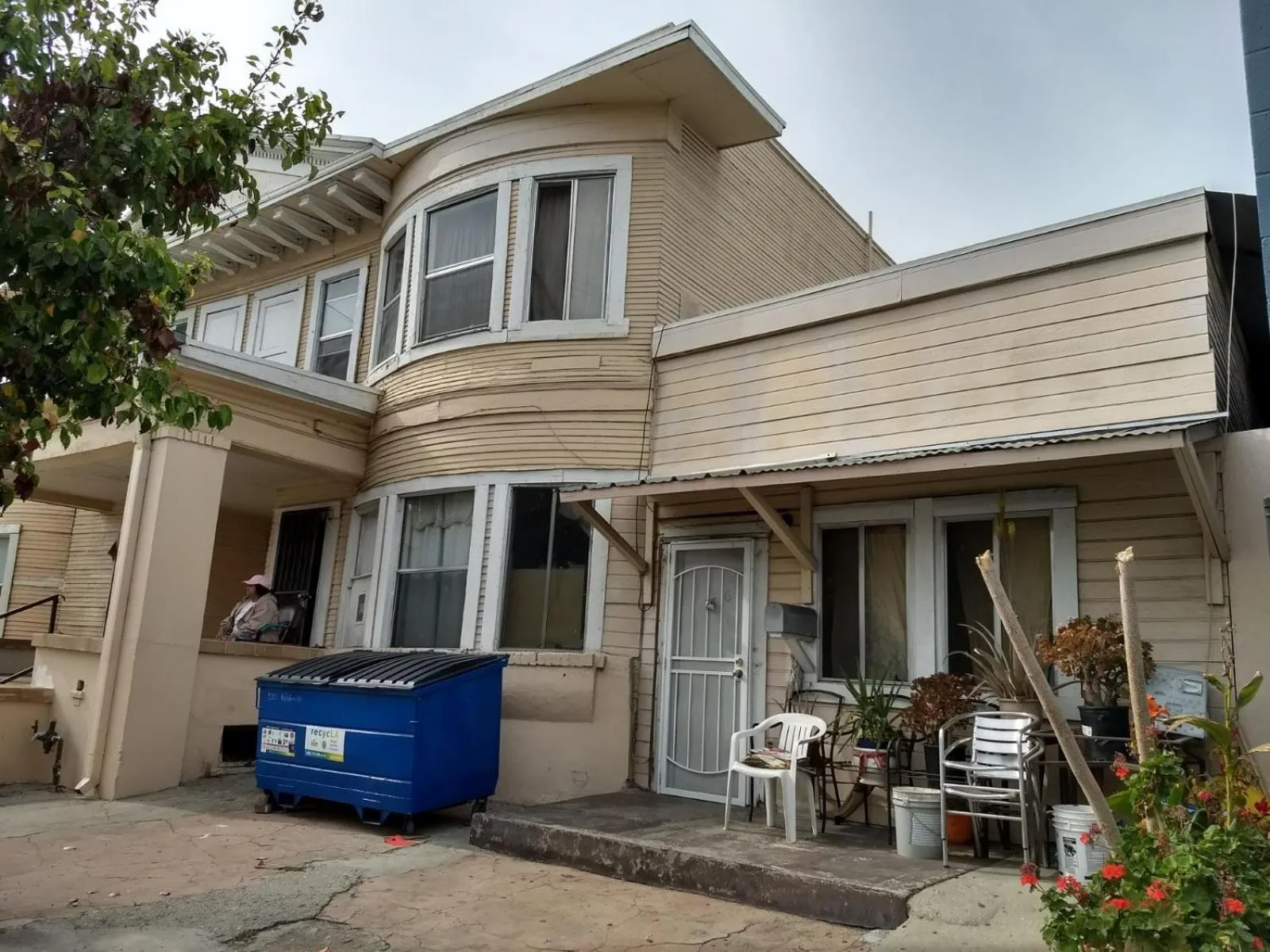 Pads on Pasadena Ave